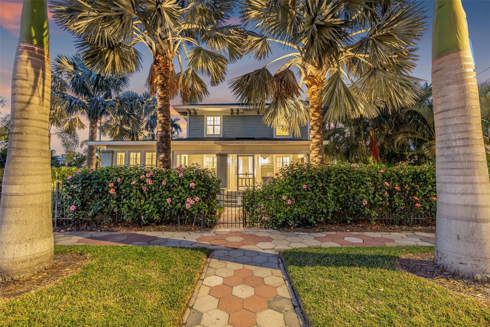 1505 BEACH DR NE, ST PETERSBURG, FL, 33704
