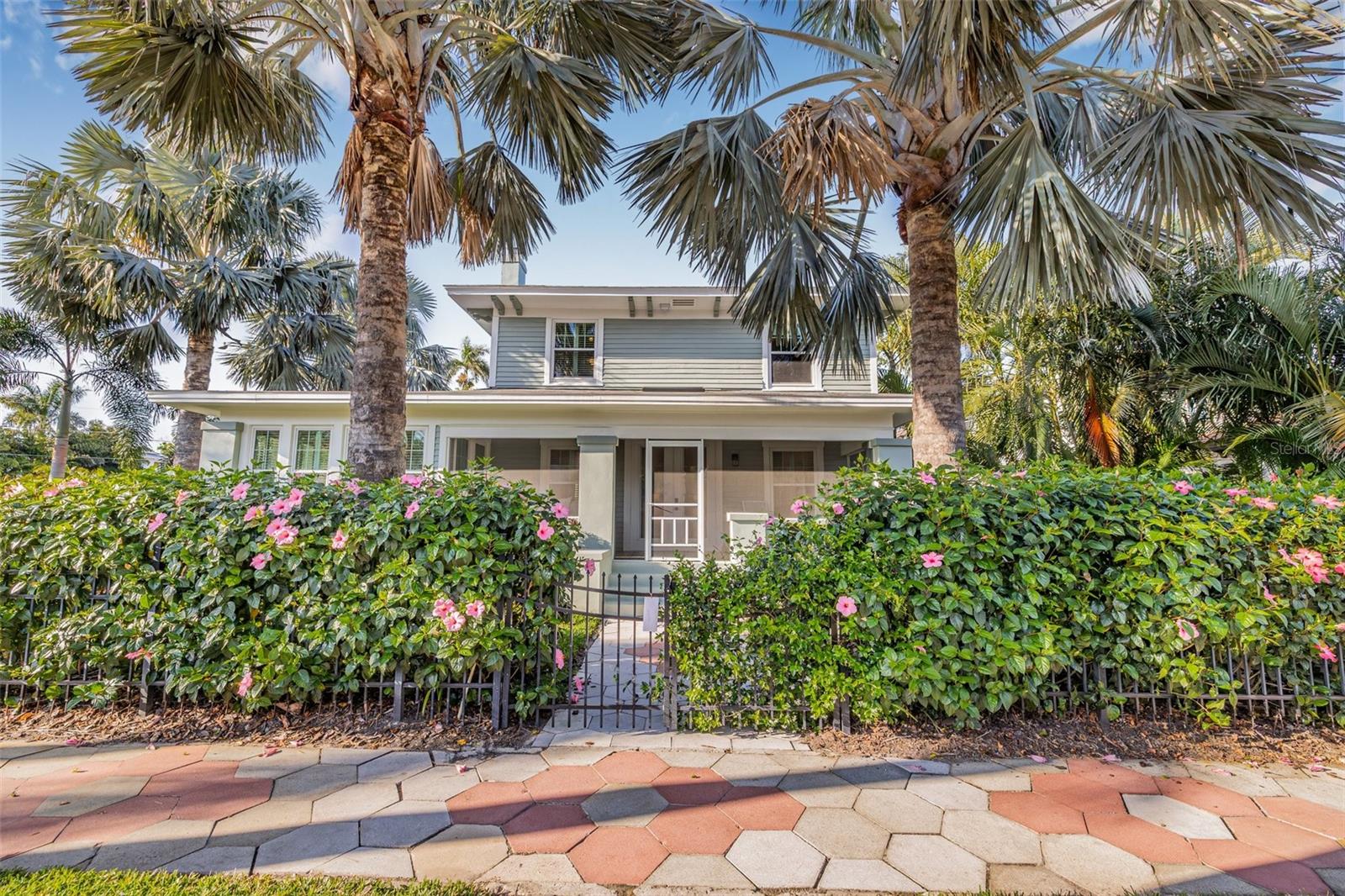 1505 BEACH DR NE, ST PETERSBURG, FL, 33704