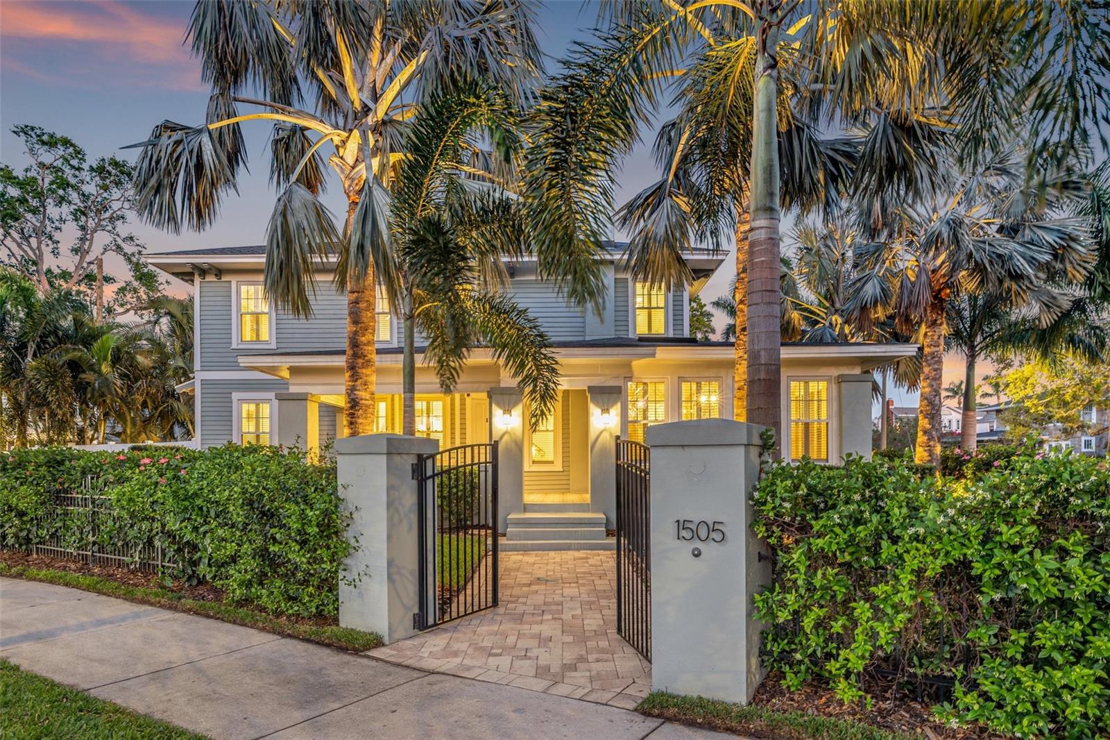 1505 BEACH DR NE, ST PETERSBURG, FL, 33704
