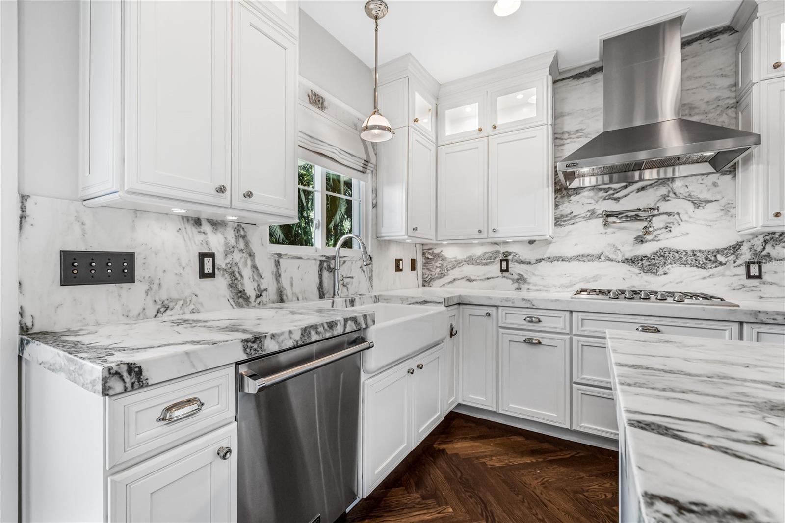 1505 BEACH DR NE, ST PETERSBURG, FL, 33704