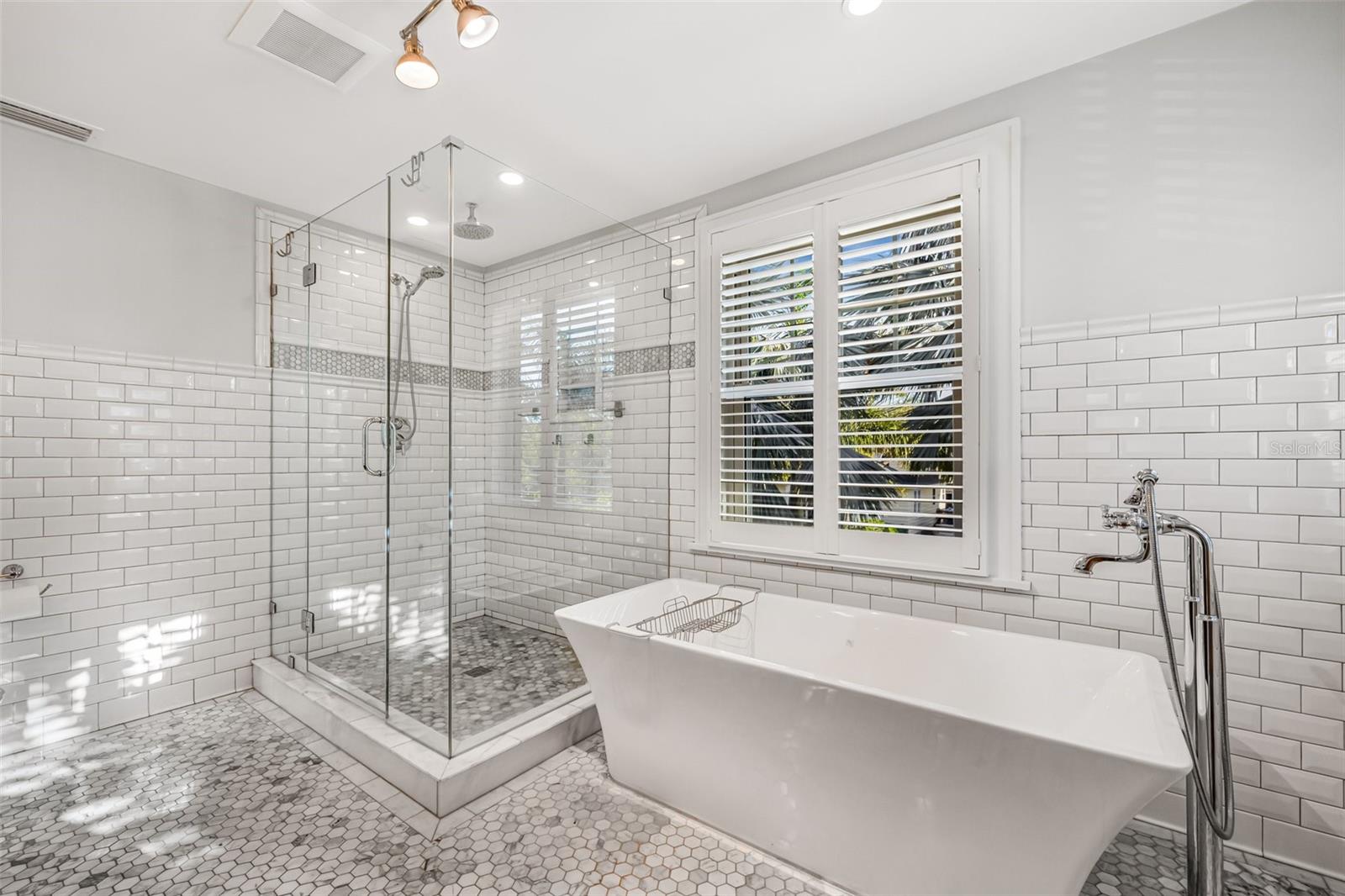 1505 BEACH DR NE, ST PETERSBURG, FL, 33704