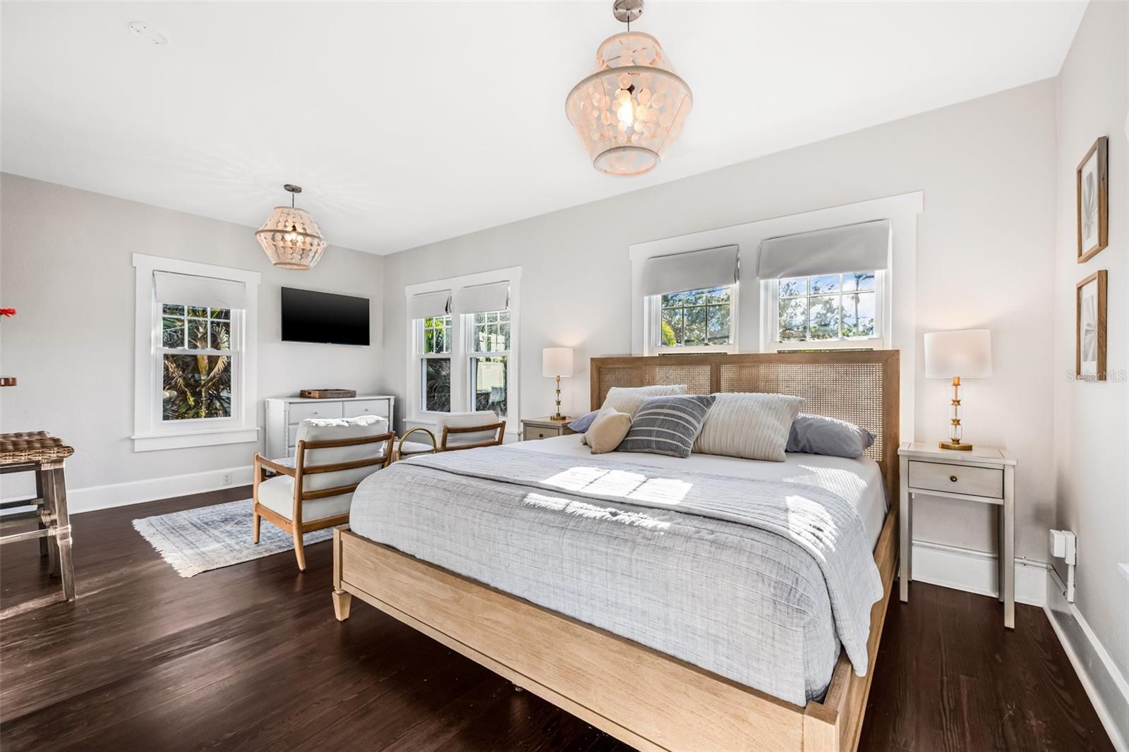 1505 BEACH DR NE, ST PETERSBURG, FL, 33704