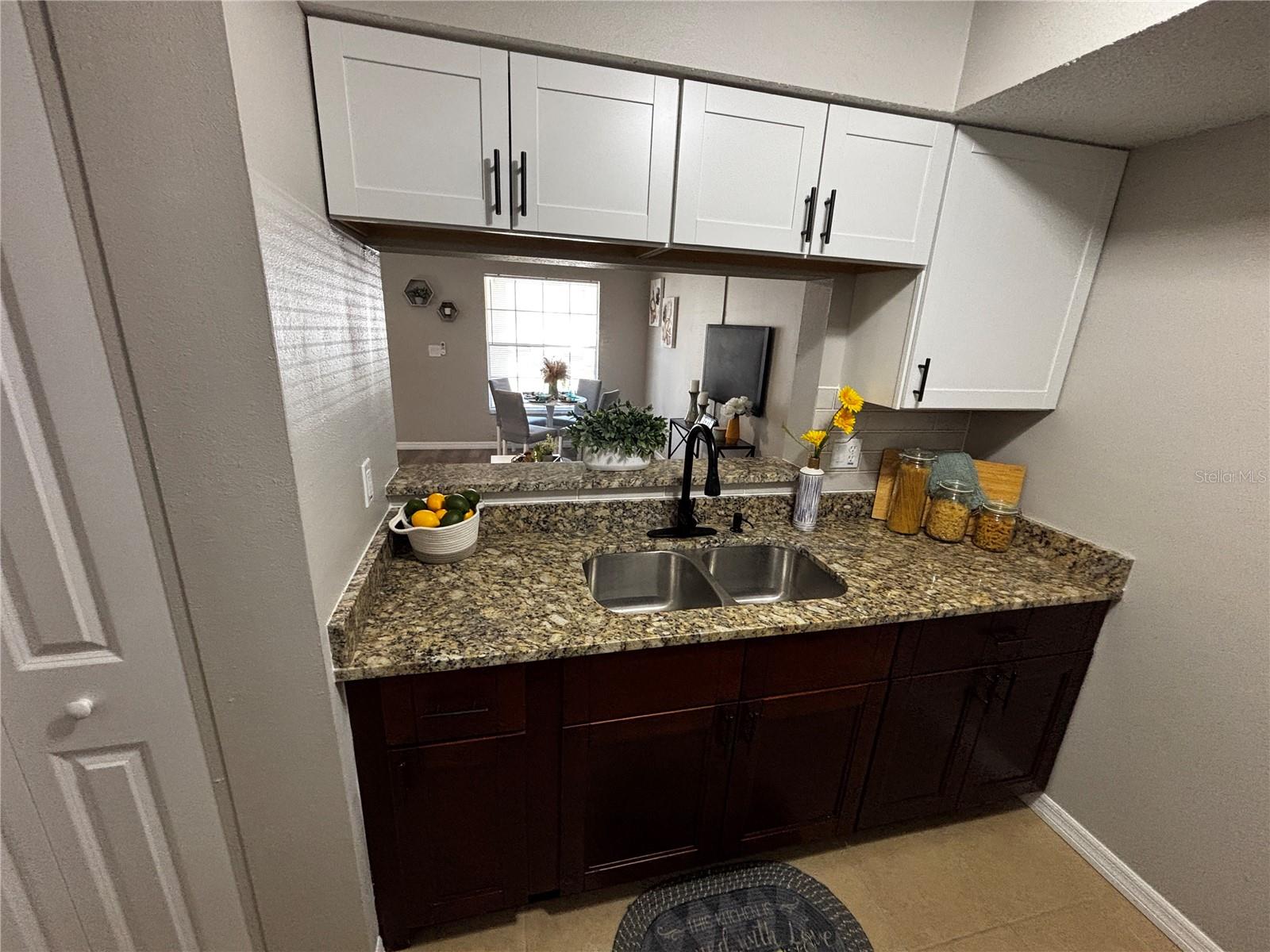 7208 E BANK DR, TAMPA, FL, 33617
