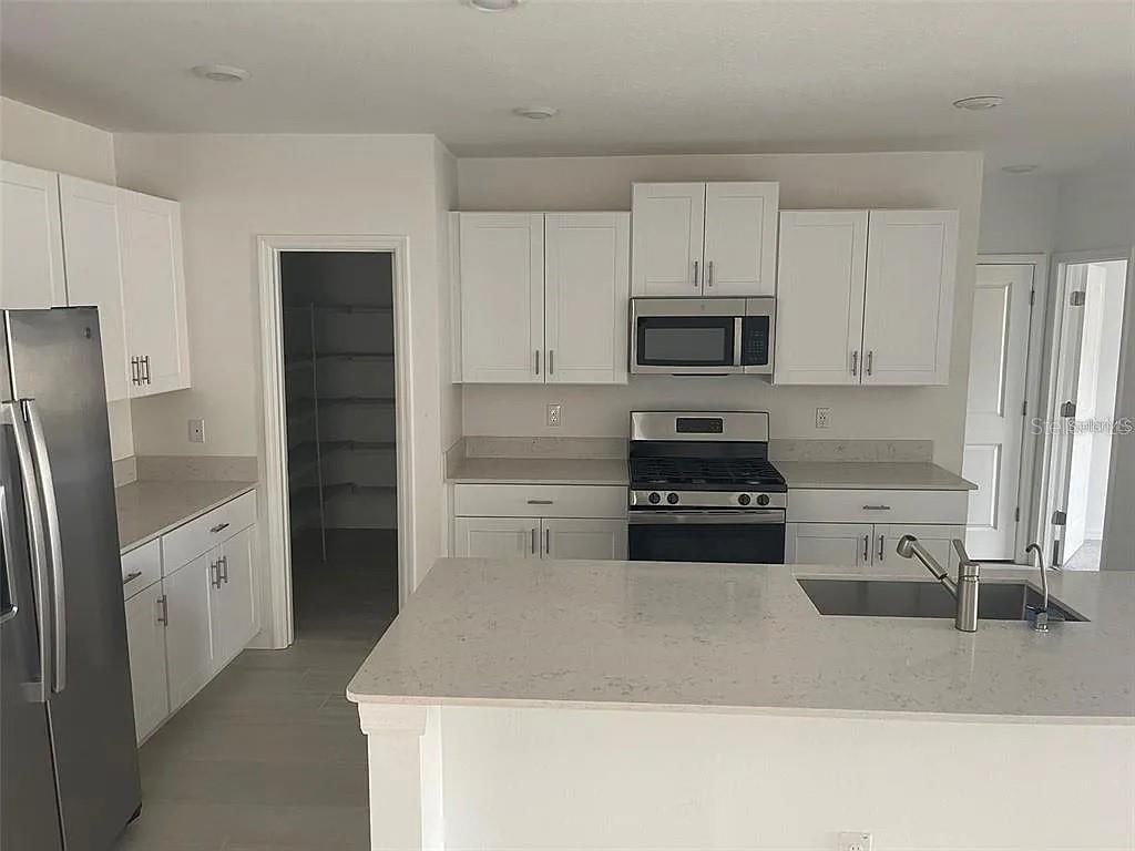 2575 LEONIA LANE, ZEPHYRHILLS, FL, 33541