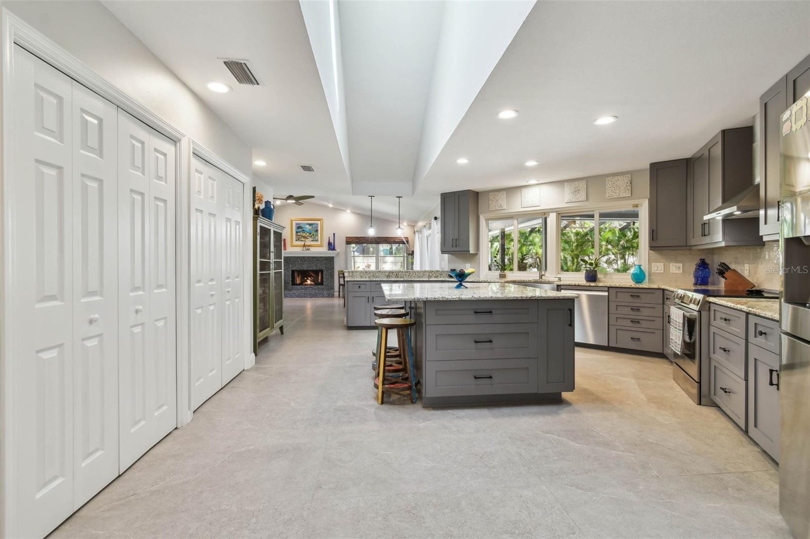 11505 GIBRALTER PL, TEMPLE TERRACE, FL, 33617