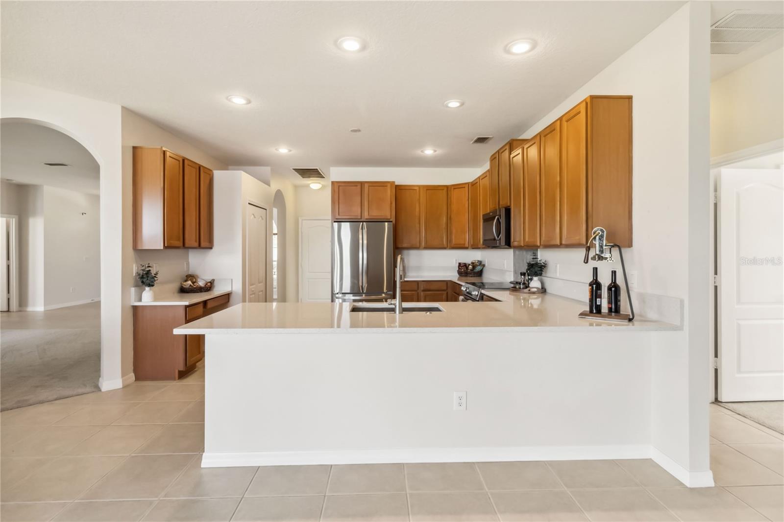 330 OSPREY LAKES CIR, CHULUOTA, FL, 32766
