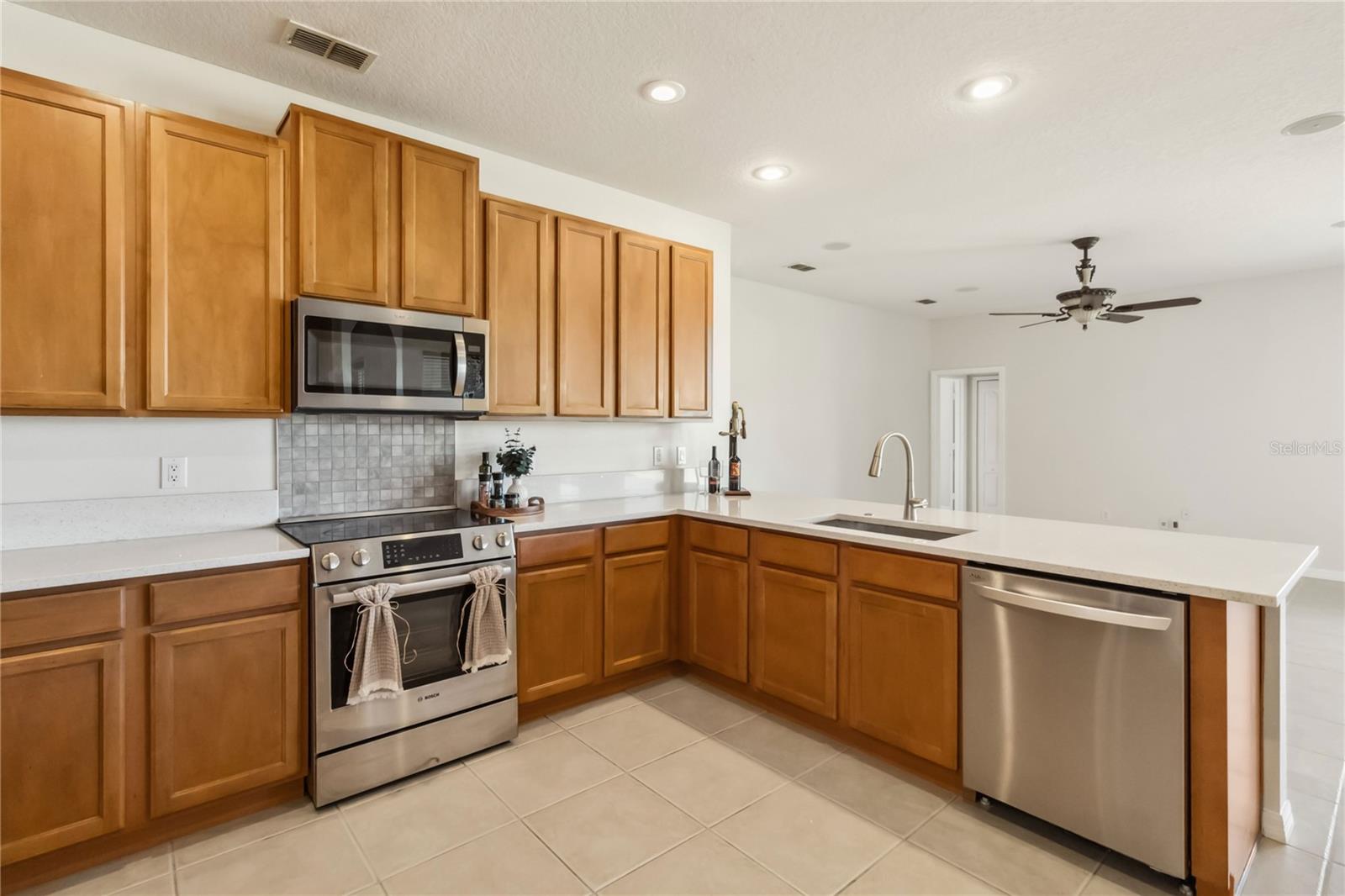 330 OSPREY LAKES CIR, CHULUOTA, FL, 32766