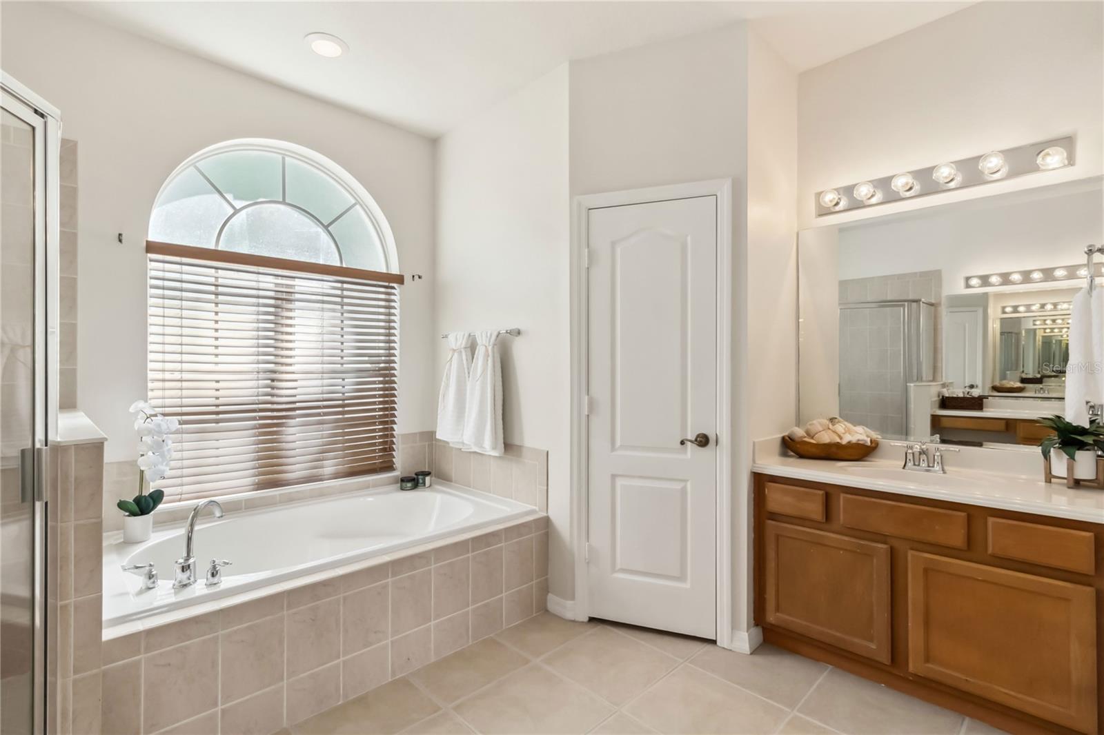 330 OSPREY LAKES CIR, CHULUOTA, FL, 32766