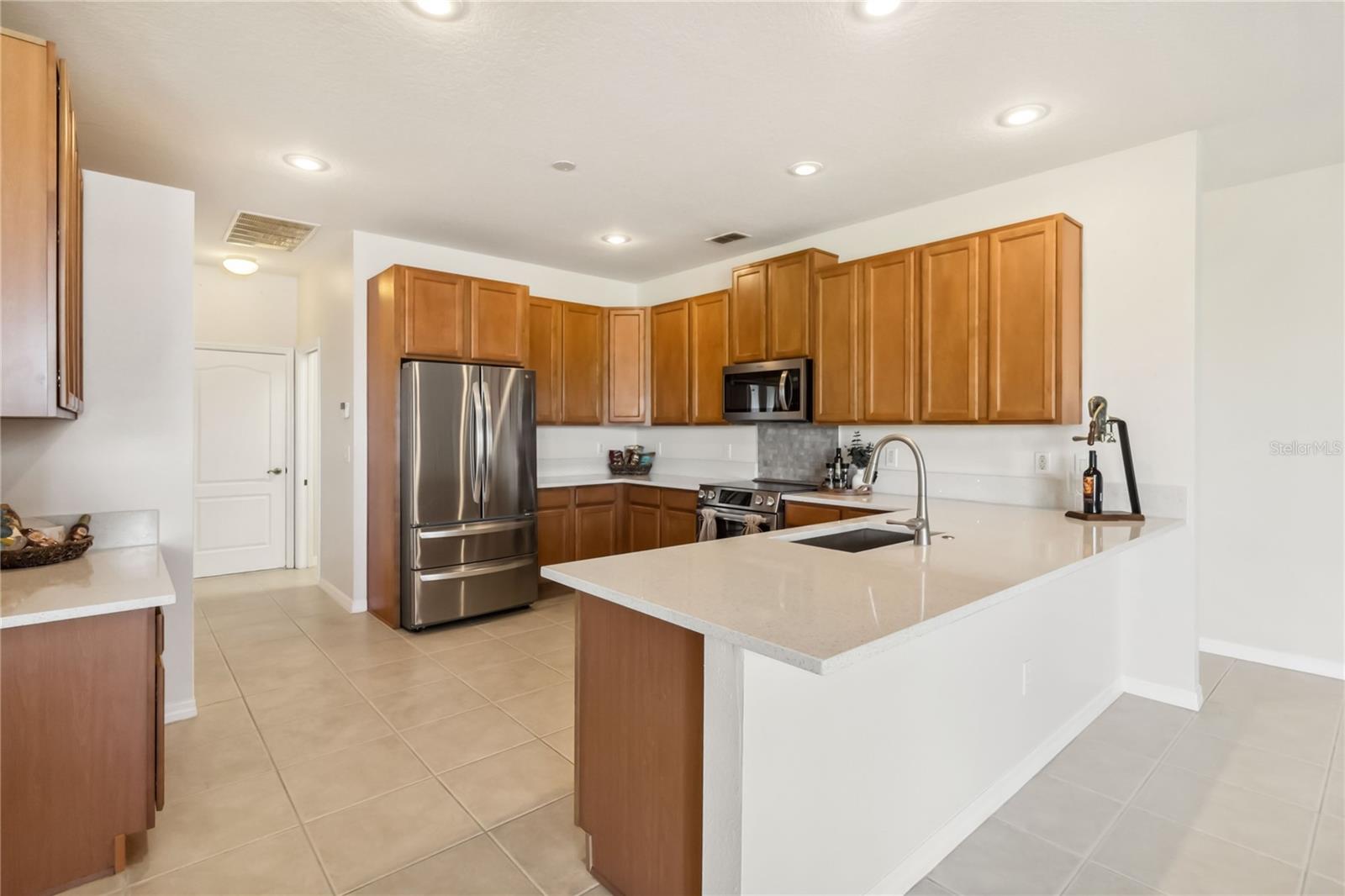 330 OSPREY LAKES CIR, CHULUOTA, FL, 32766