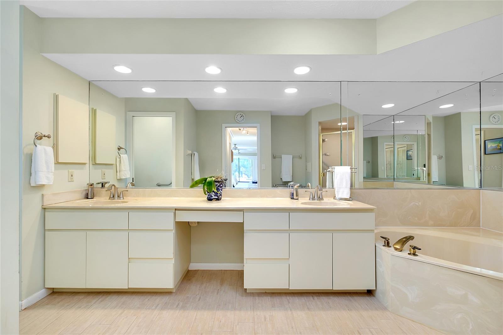 920 S DORAL LN, VENICE, FL, 34293