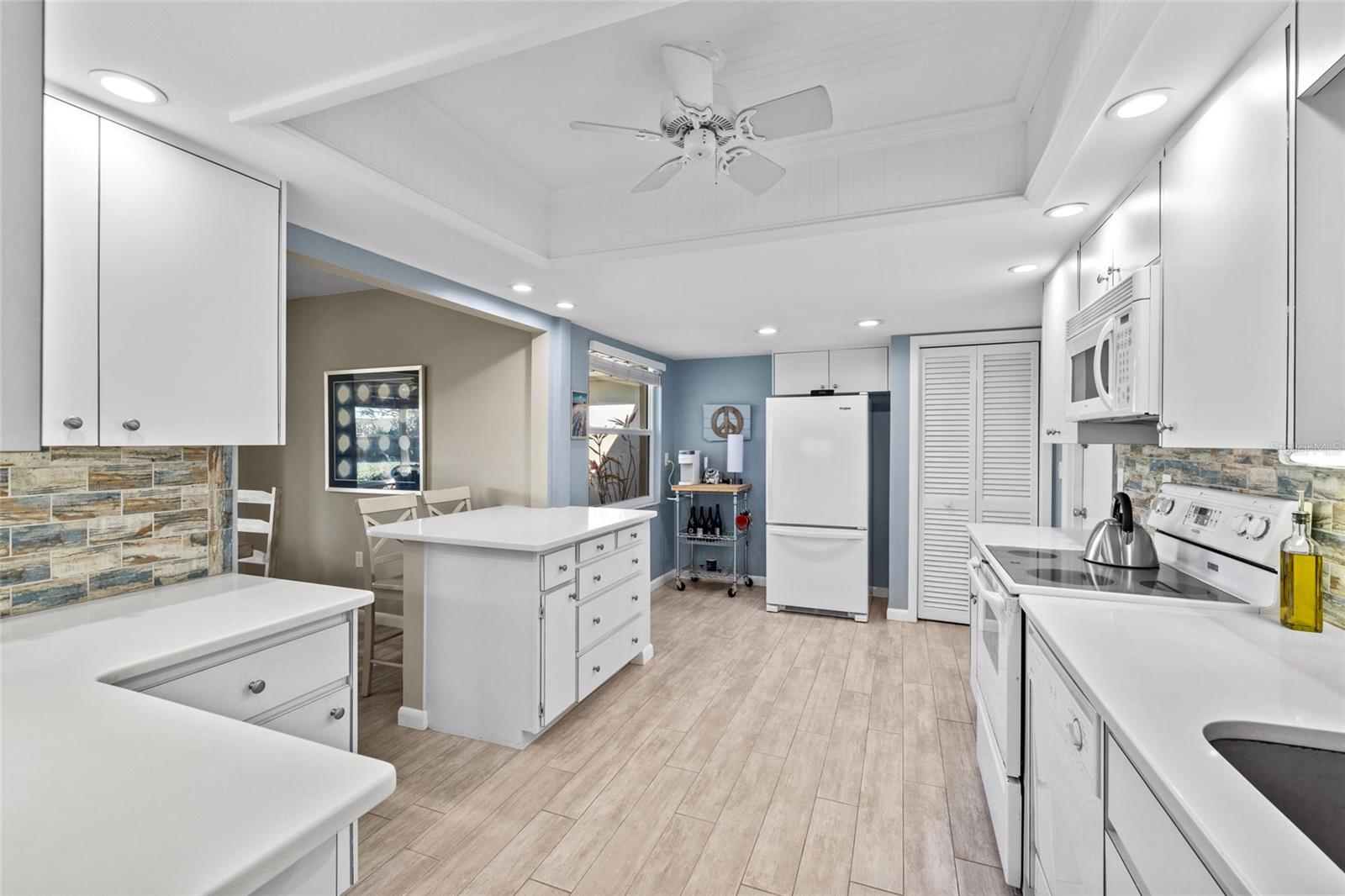 7122 11TH AVE W, BRADENTON, FL, 34209