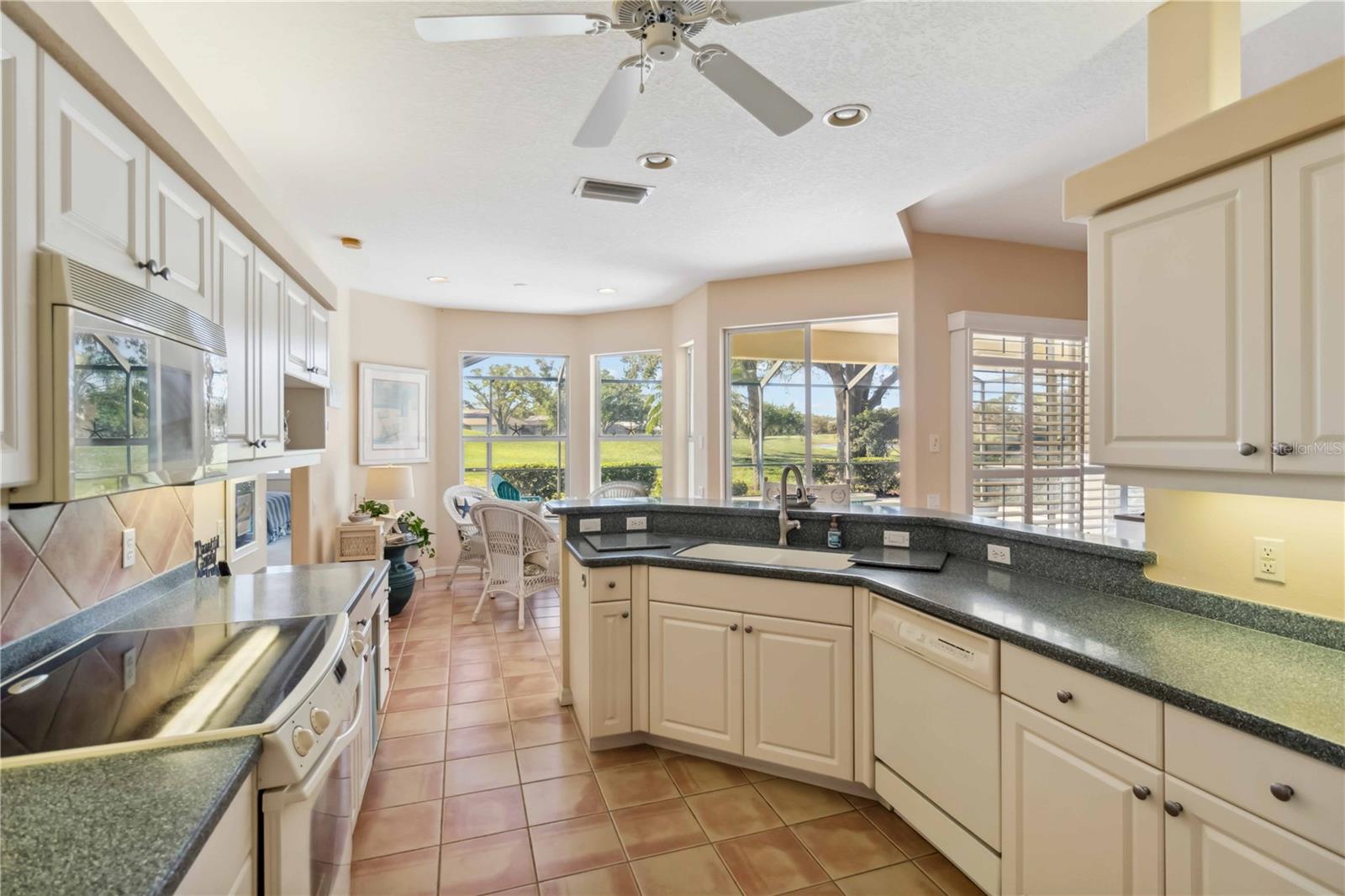 2024 CALUSA LAKES BLVD, NOKOMIS, FL, 34275