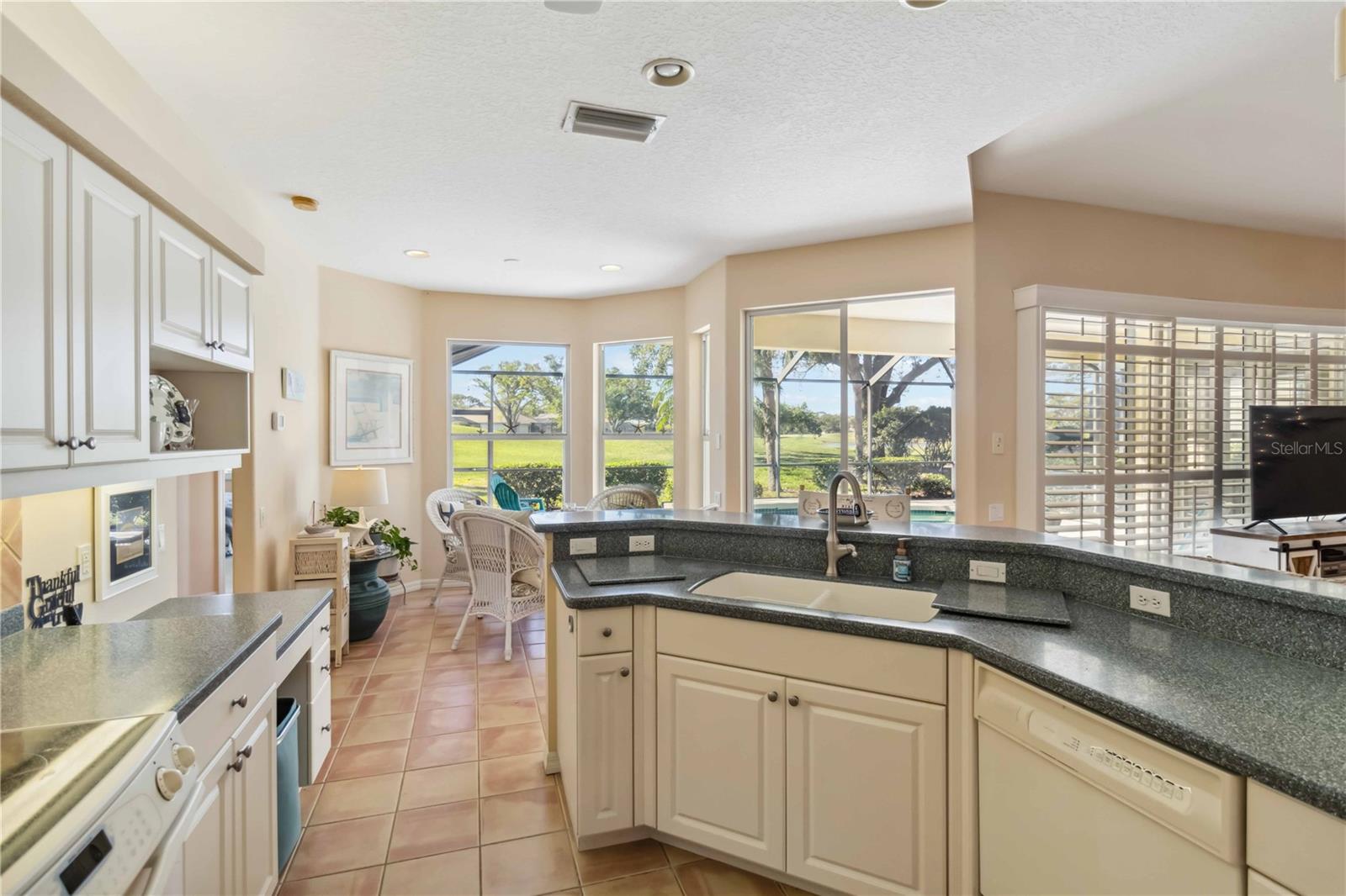 2024 CALUSA LAKES BLVD, NOKOMIS, FL, 34275