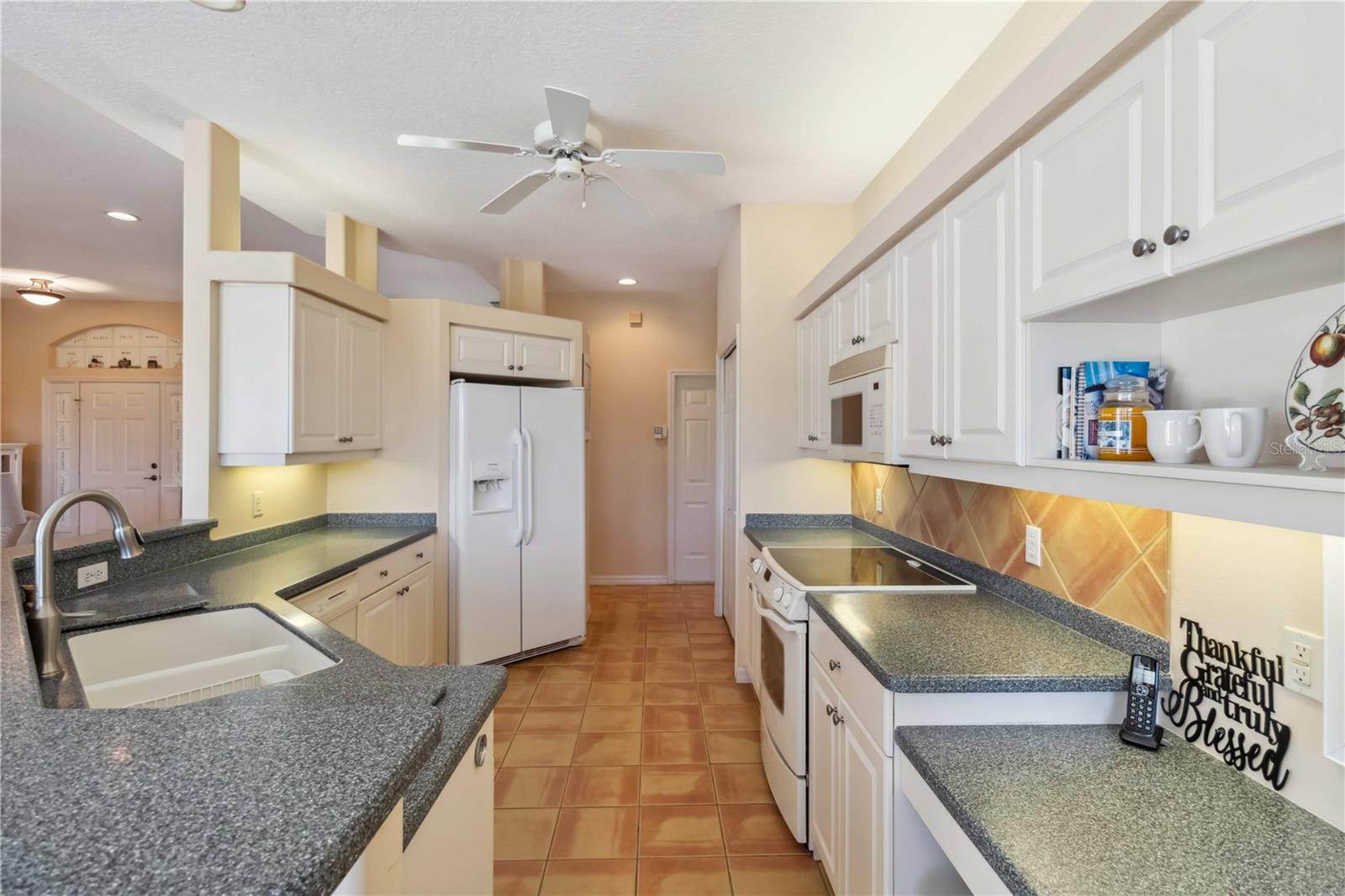 2024 CALUSA LAKES BLVD, NOKOMIS, FL, 34275