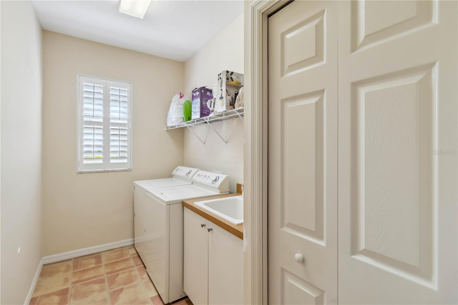 2024 CALUSA LAKES BLVD, NOKOMIS, FL, 34275