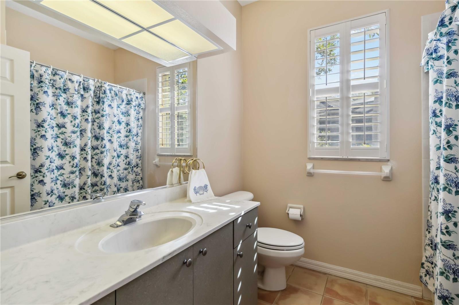 2024 CALUSA LAKES BLVD, NOKOMIS, FL, 34275