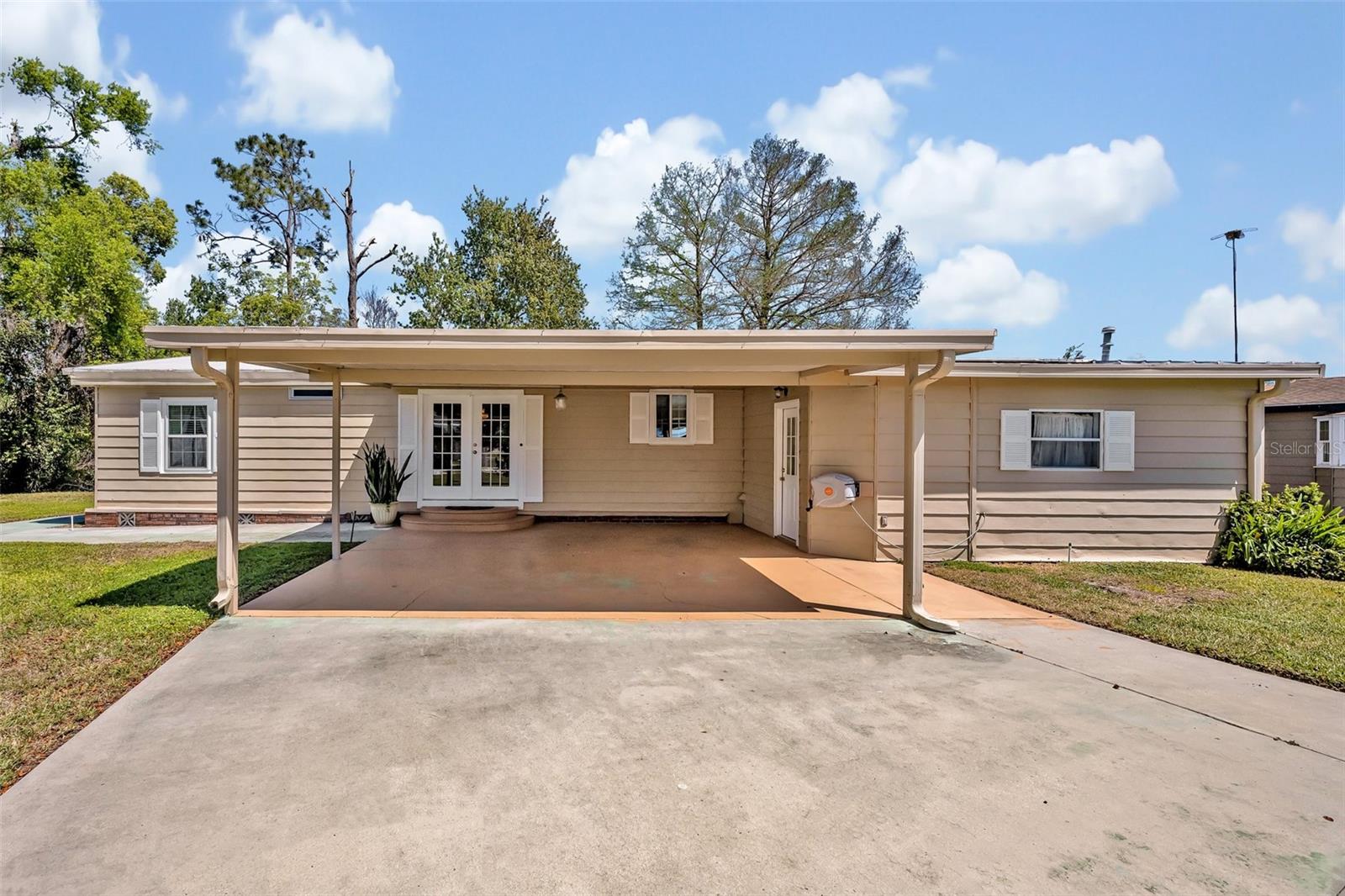 2350 CONESTOGA DR, LEESBURG, FL, 34748