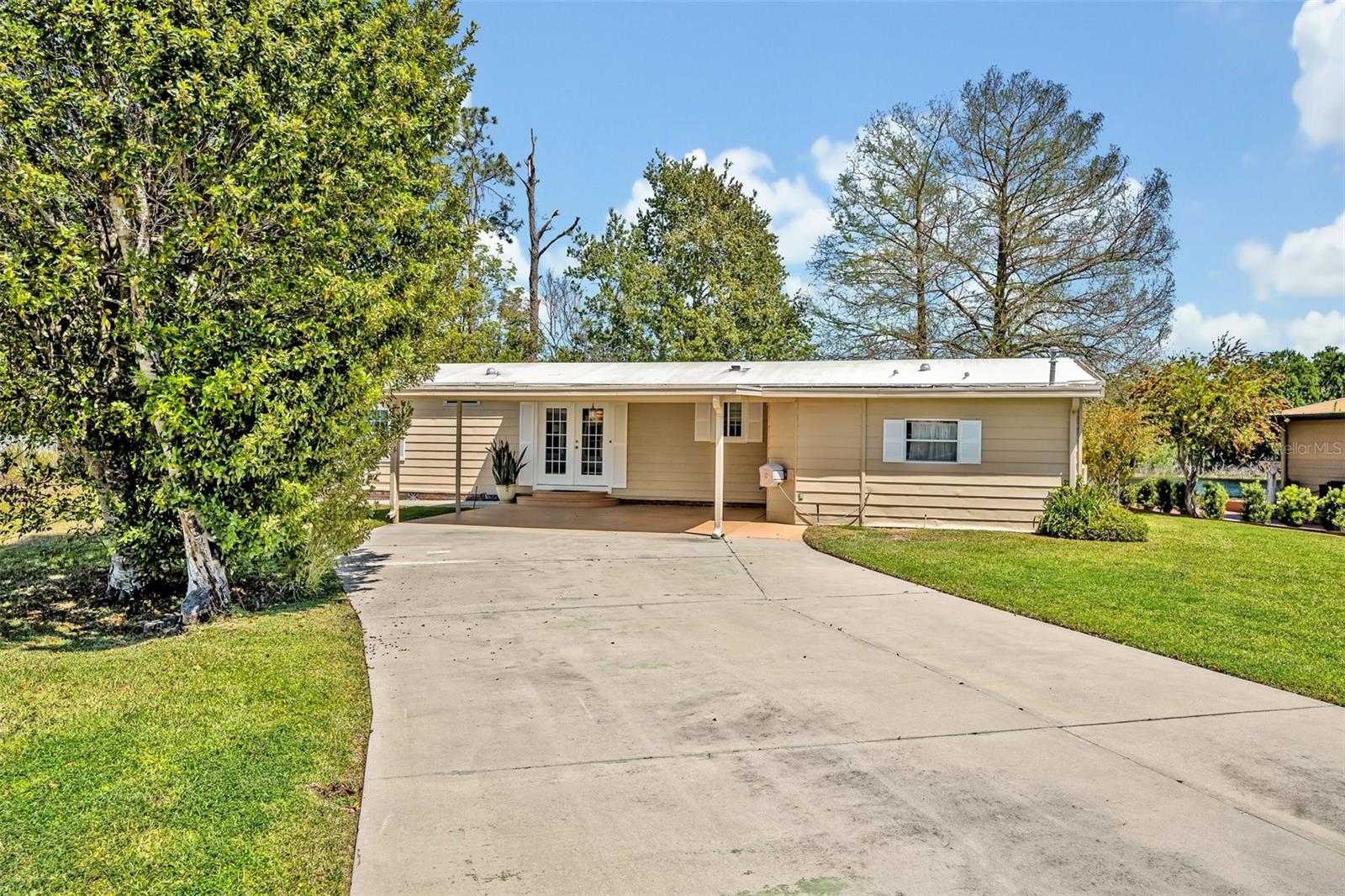 2350 CONESTOGA DR, LEESBURG, FL, 34748