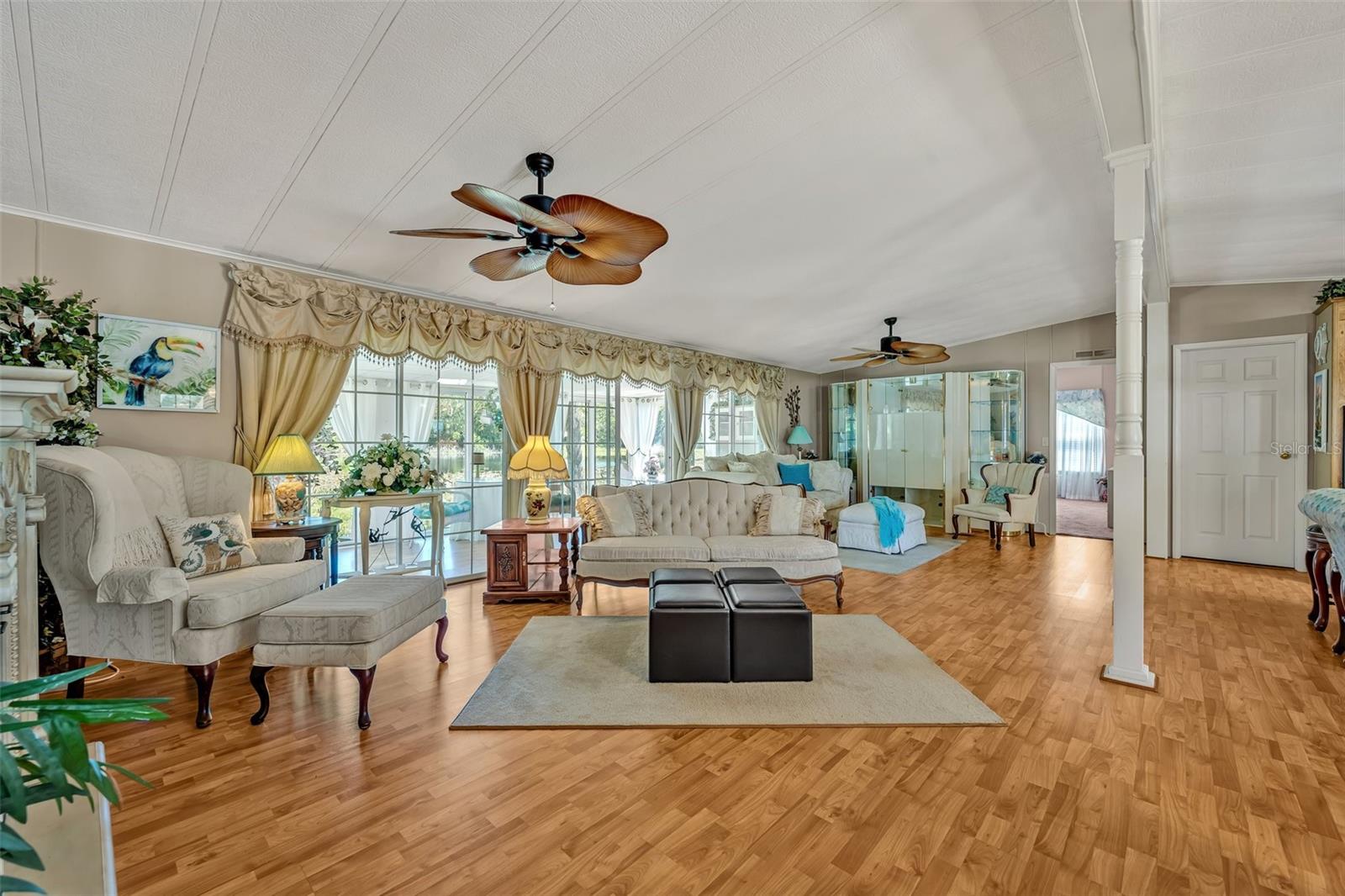 2350 CONESTOGA DR, LEESBURG, FL, 34748