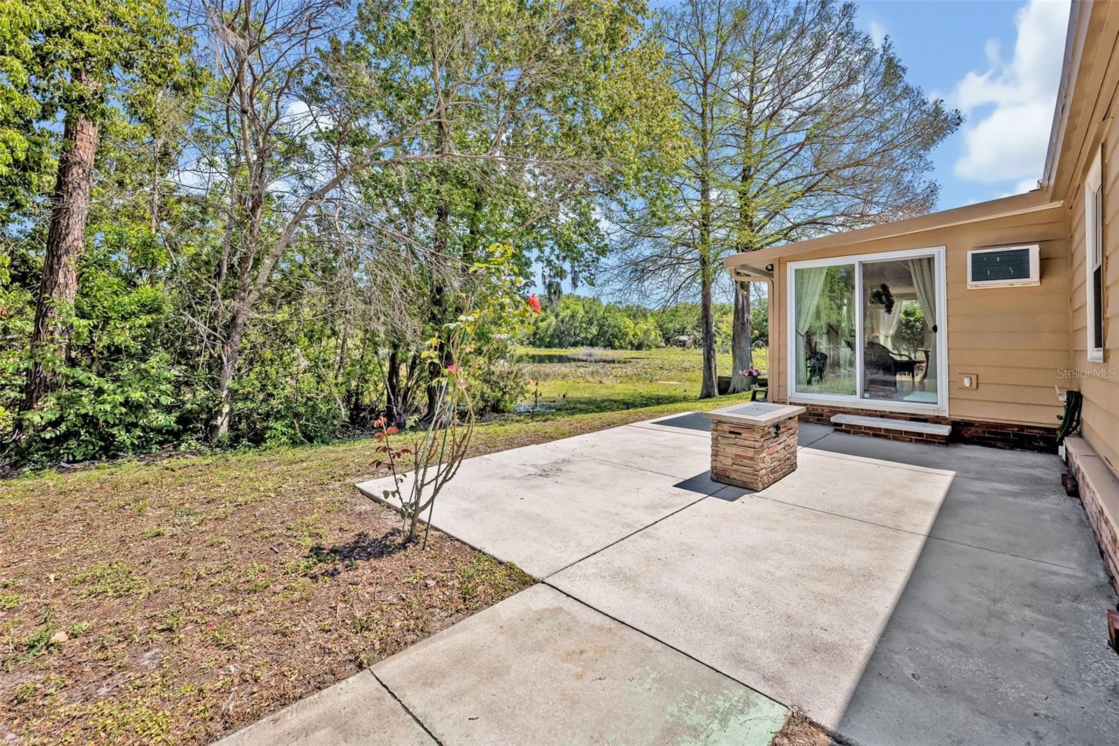 2350 CONESTOGA DR, LEESBURG, FL, 34748