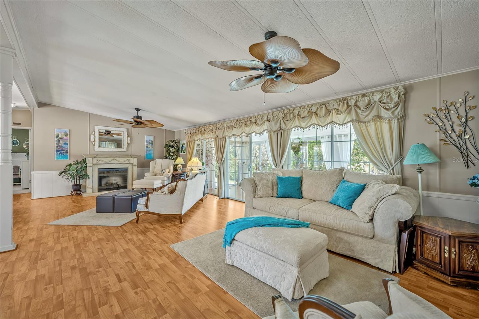 2350 CONESTOGA DR, LEESBURG, FL, 34748