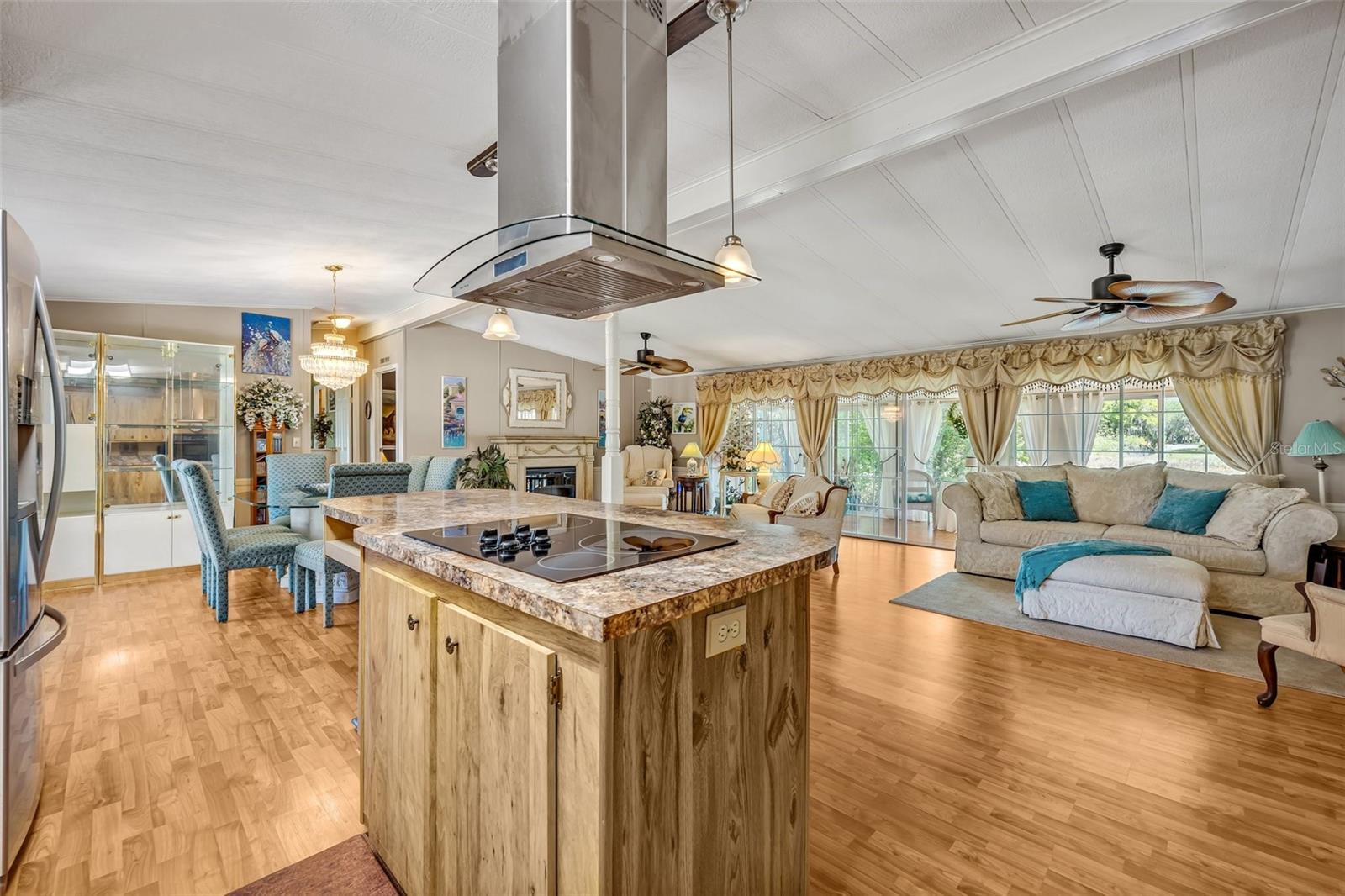 2350 CONESTOGA DR, LEESBURG, FL, 34748