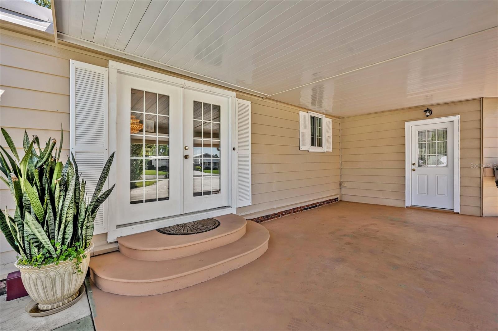 2350 CONESTOGA DR, LEESBURG, FL, 34748