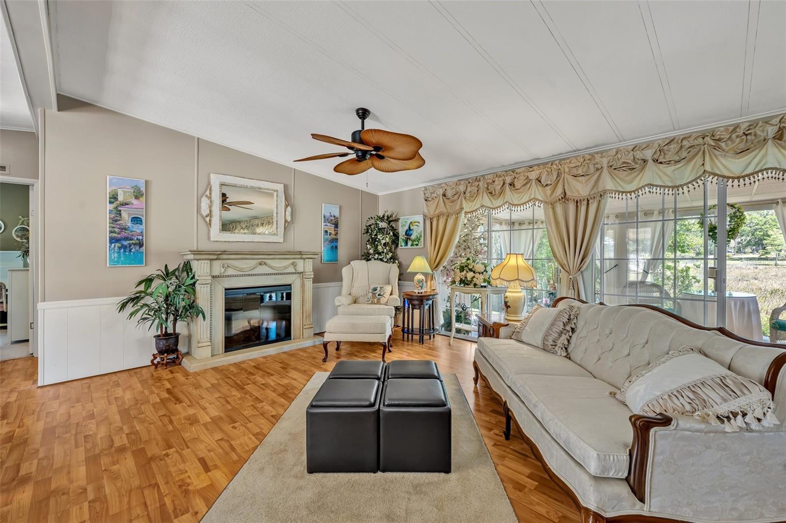 2350 CONESTOGA DR, LEESBURG, FL, 34748