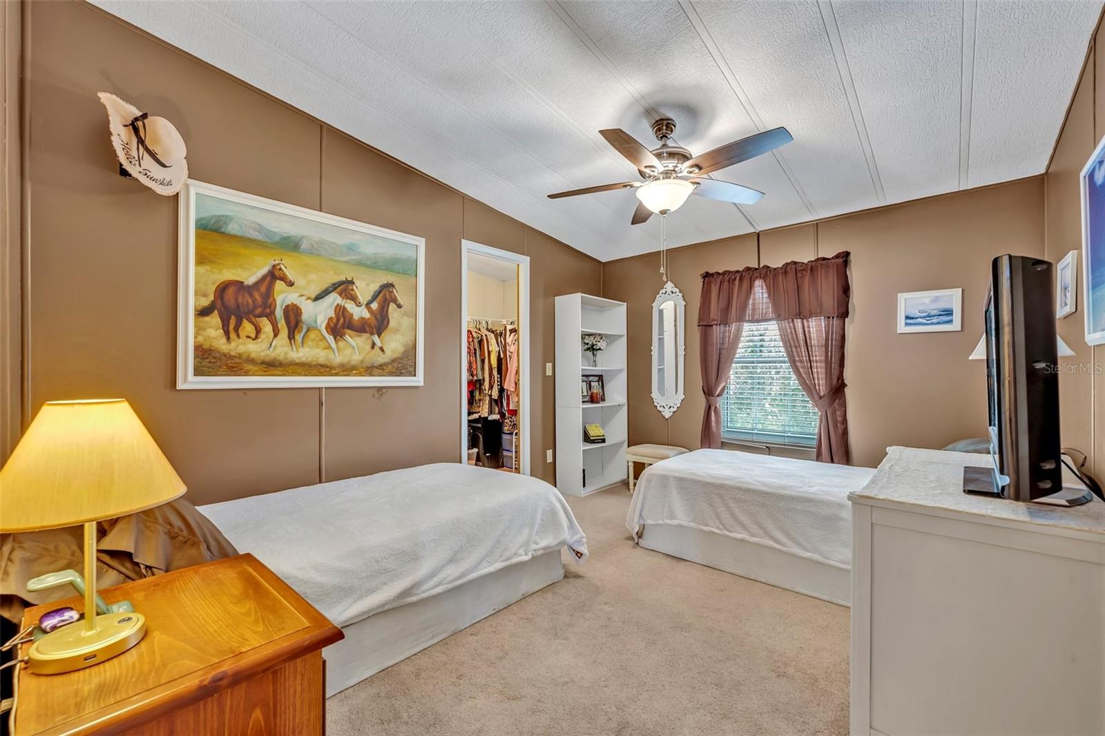 2350 CONESTOGA DR, LEESBURG, FL, 34748