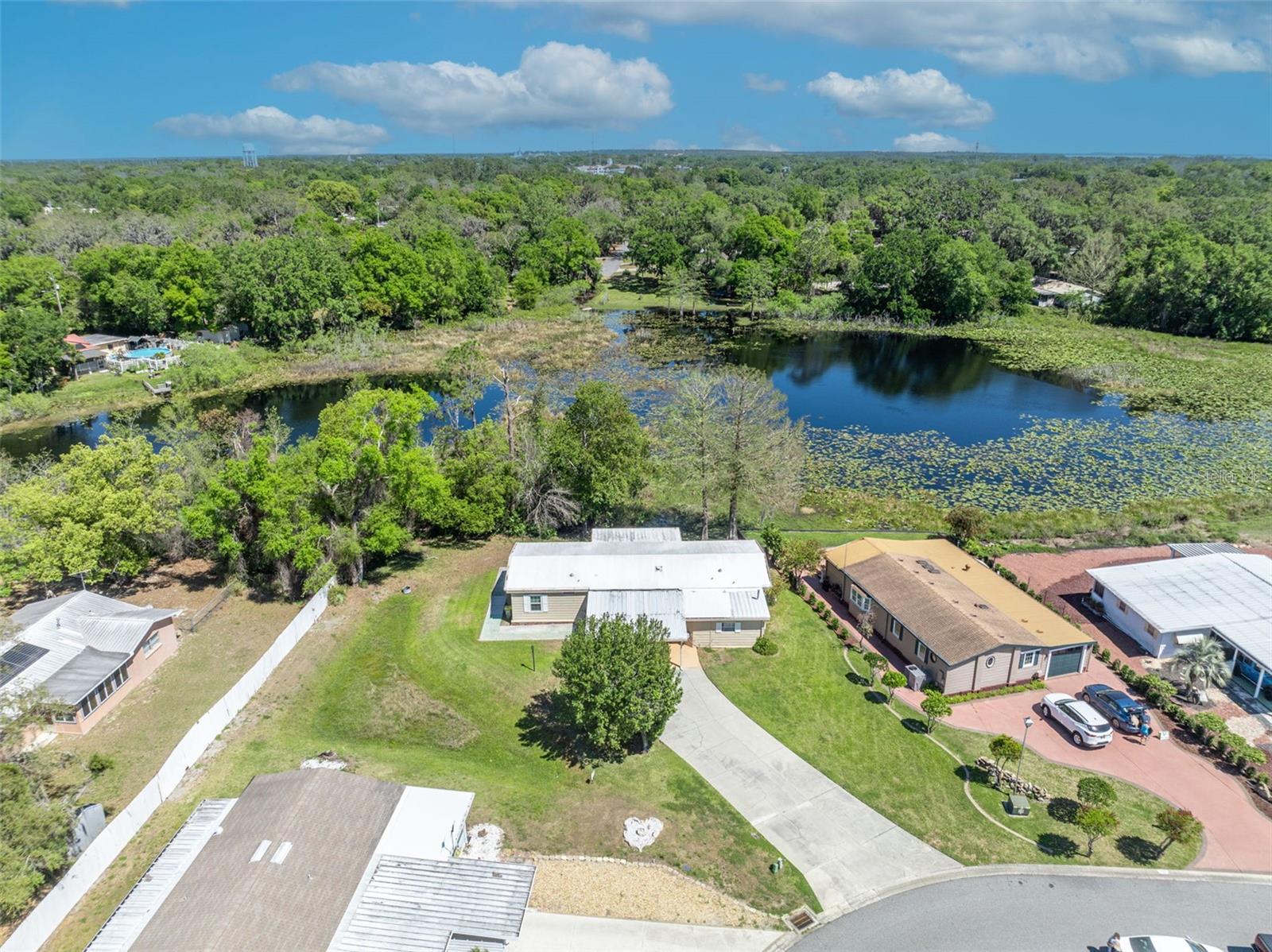2350 CONESTOGA DR, LEESBURG, FL, 34748