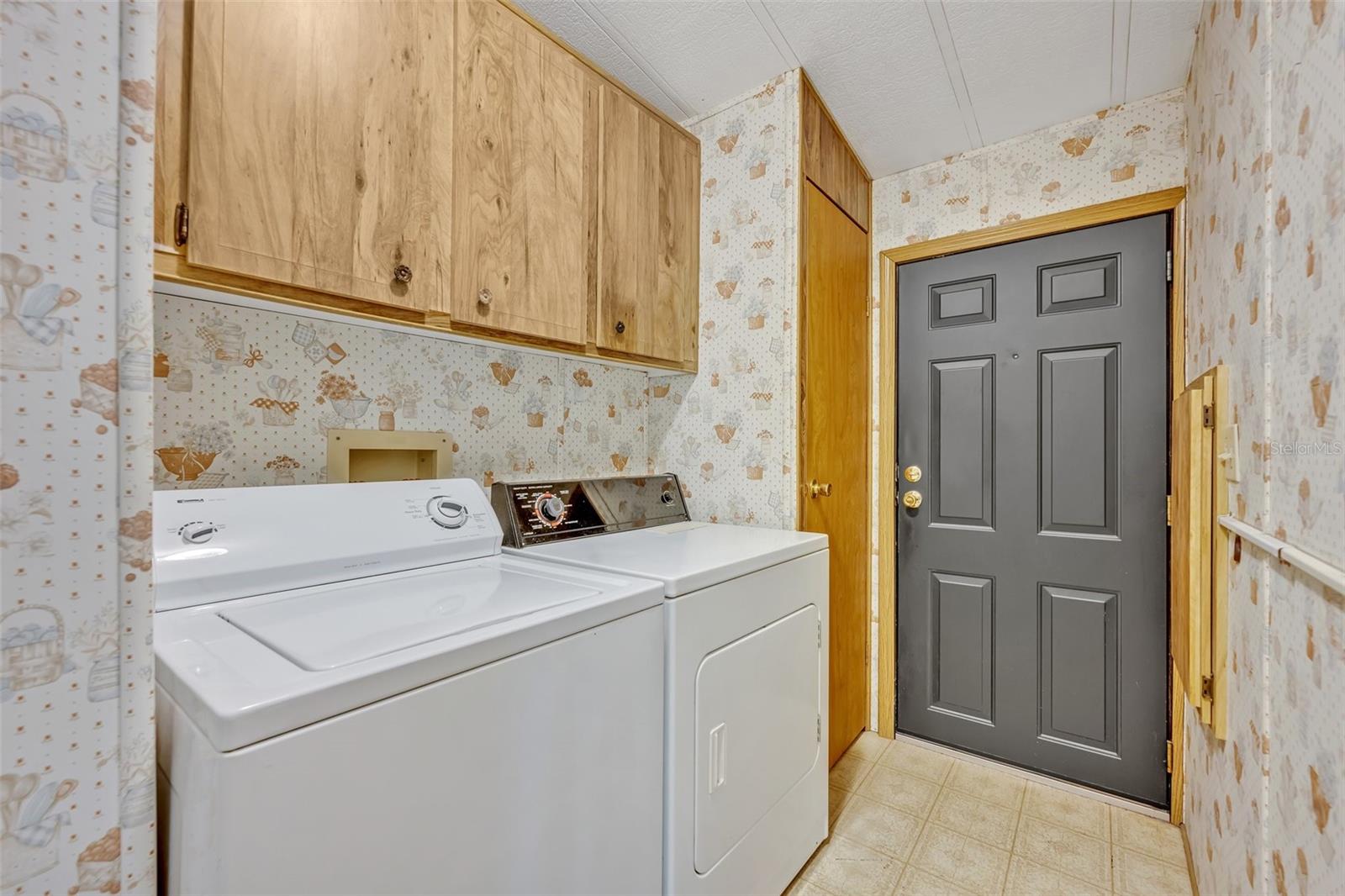 2350 CONESTOGA DR, LEESBURG, FL, 34748