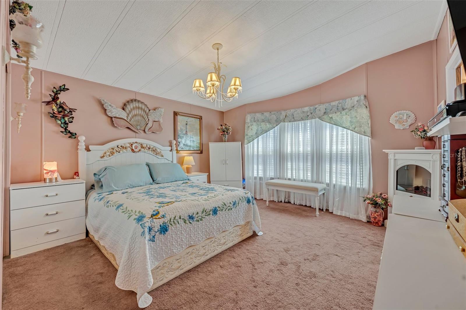 2350 CONESTOGA DR, LEESBURG, FL, 34748