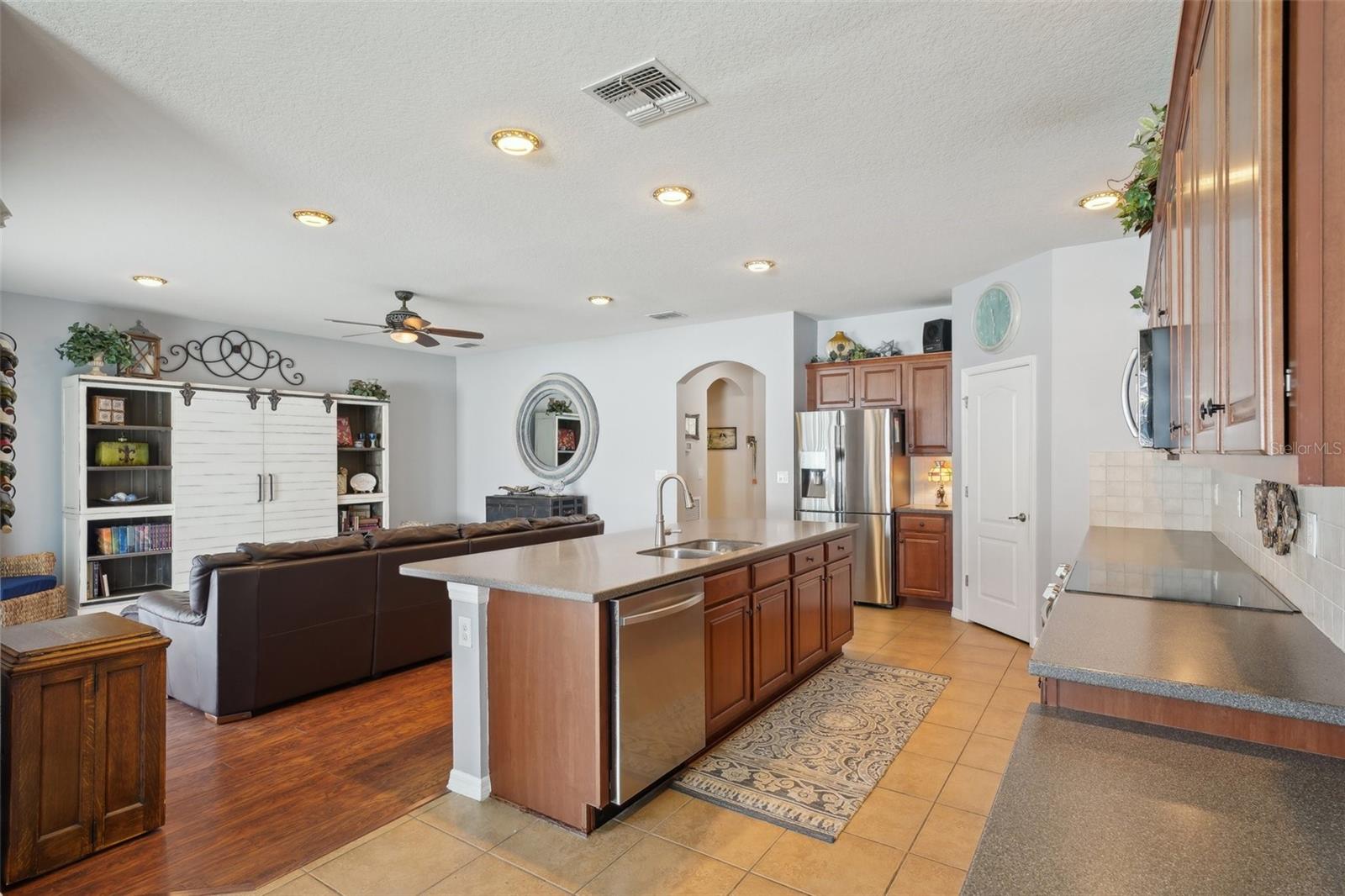 2807 CYPRESS BOWL RD, LUTZ, FL, 33558