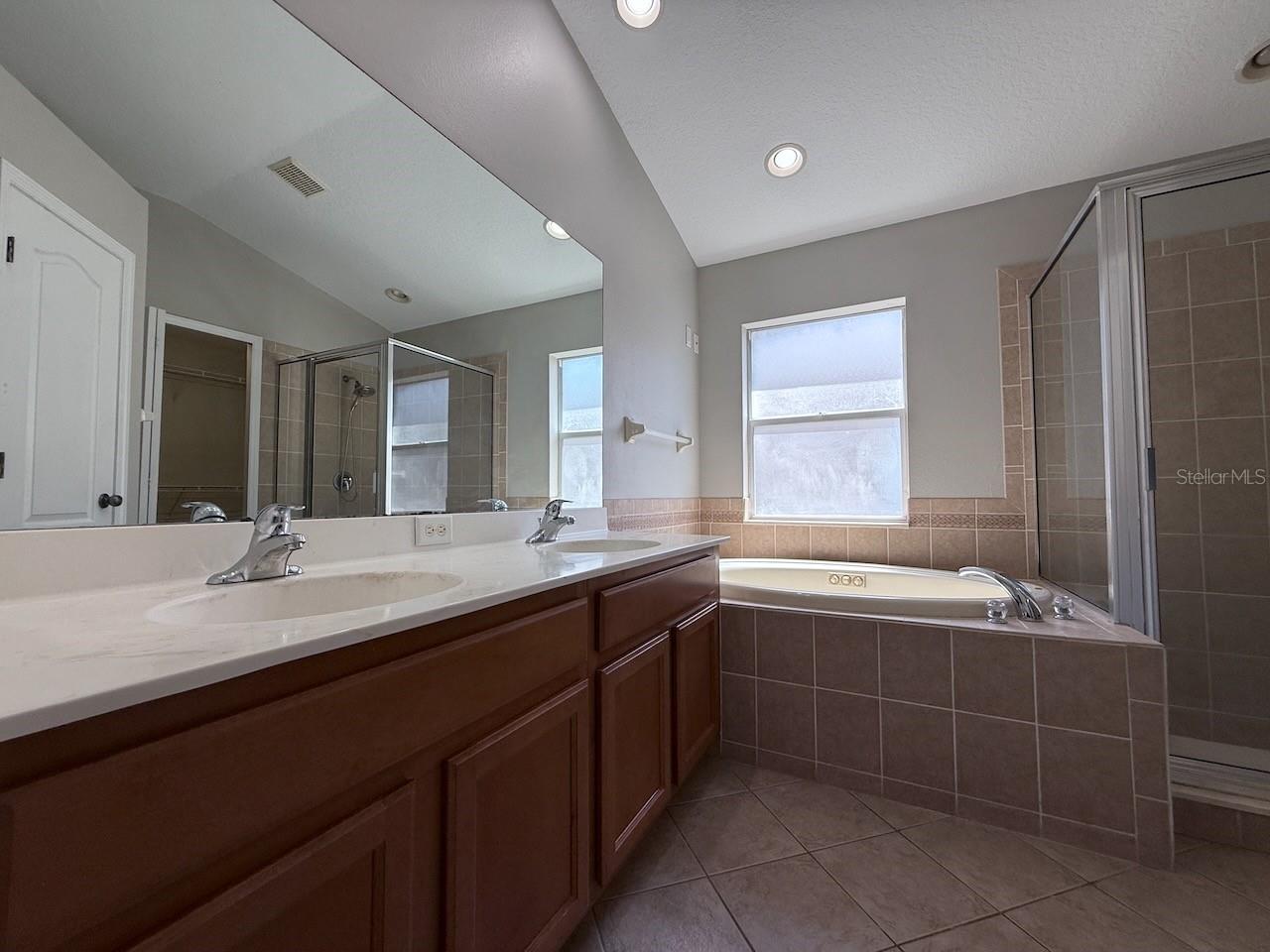 1232 EMERALD HILL WAY, VALRICO, FL, 33594