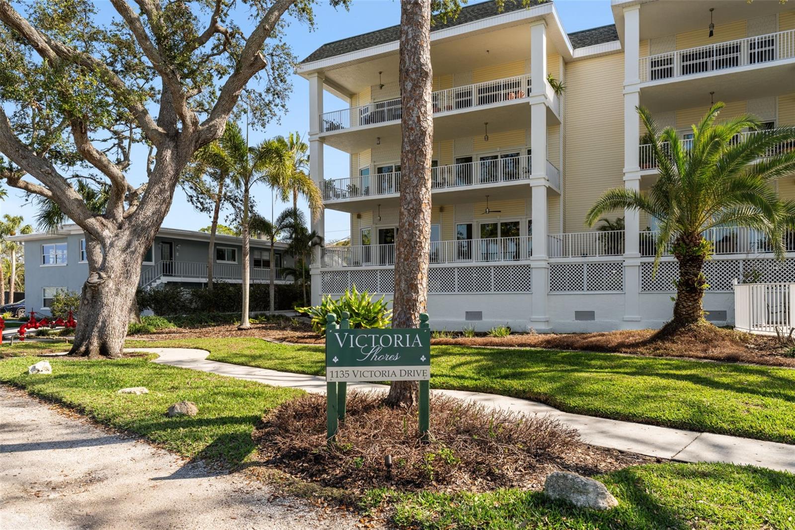 1135 VICTORIA DR #2, DUNEDIN, FL, 34698