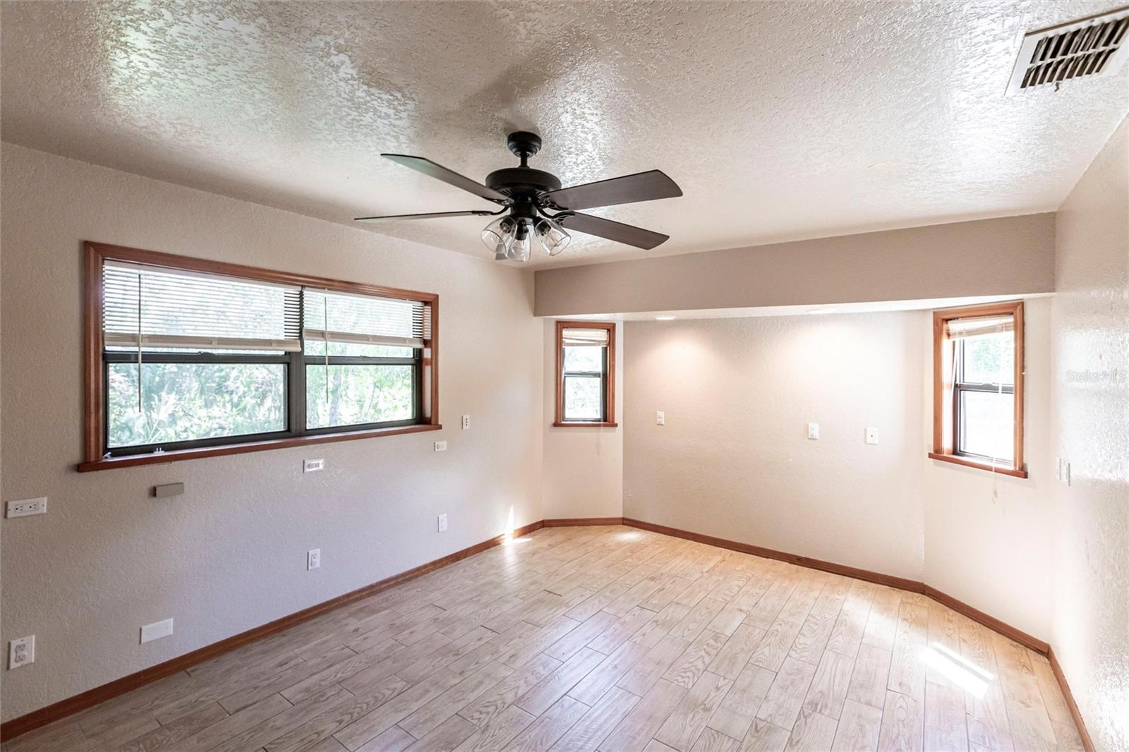 16249 ASHLAND AVE, PORT CHARLOTTE, FL, 33954