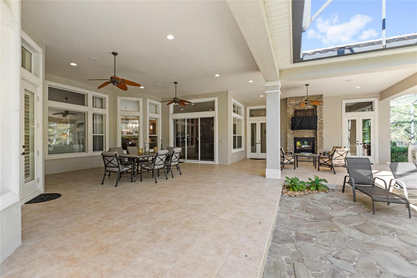 25603 HIGH HAMPTON CIR, SORRENTO, FL, 32776
