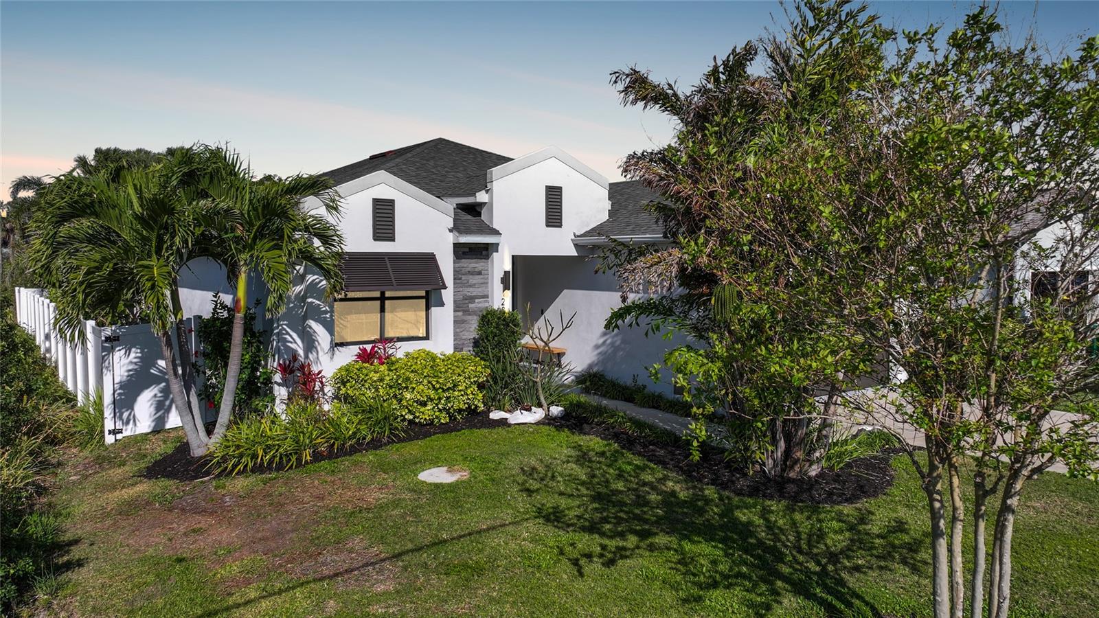281 INDIAN CREEK DR, ROTONDA WEST, FL, 33947