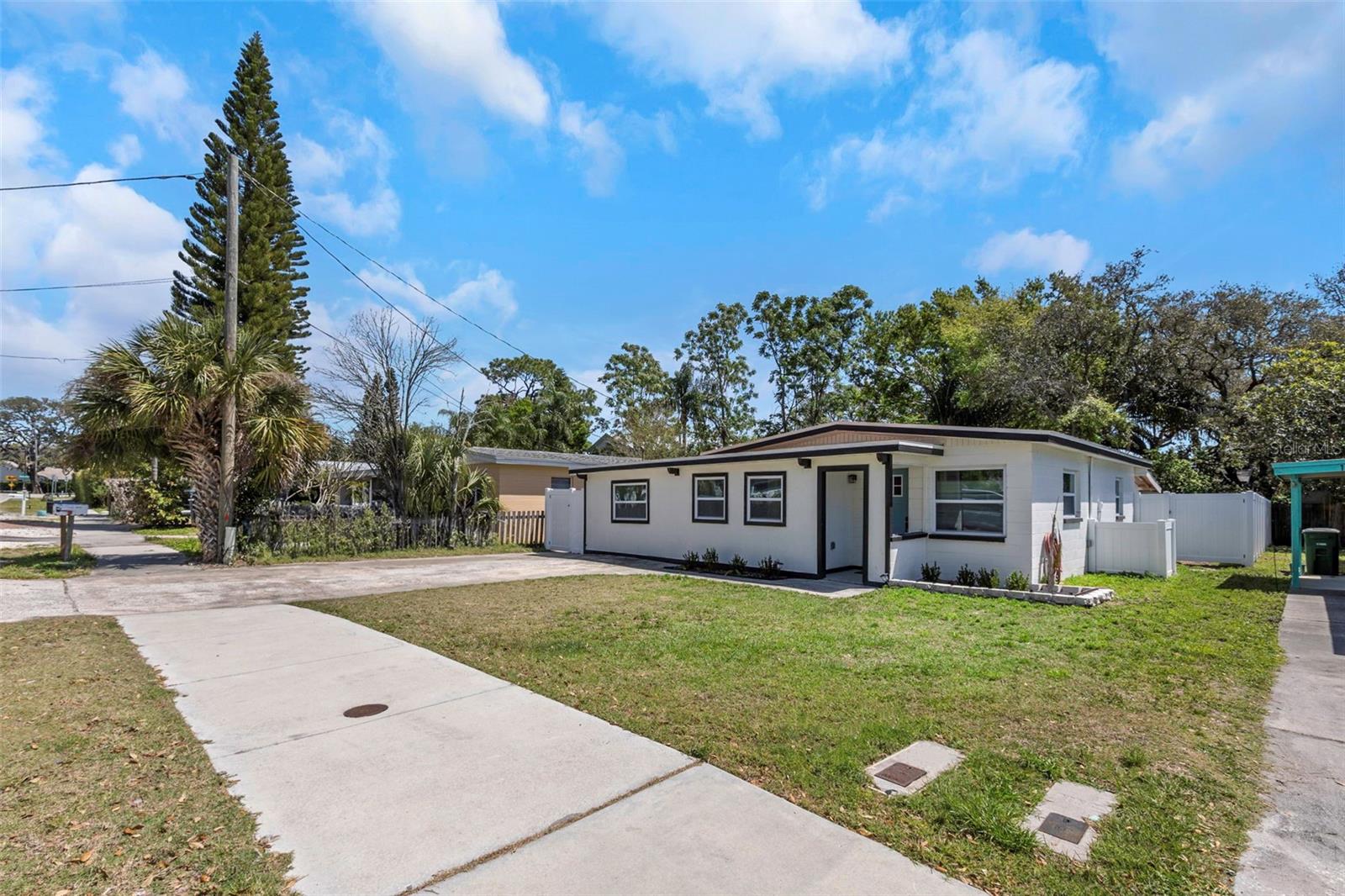 1076 PHILIPPE PKWY, SAFETY HARBOR, FL, 34695
