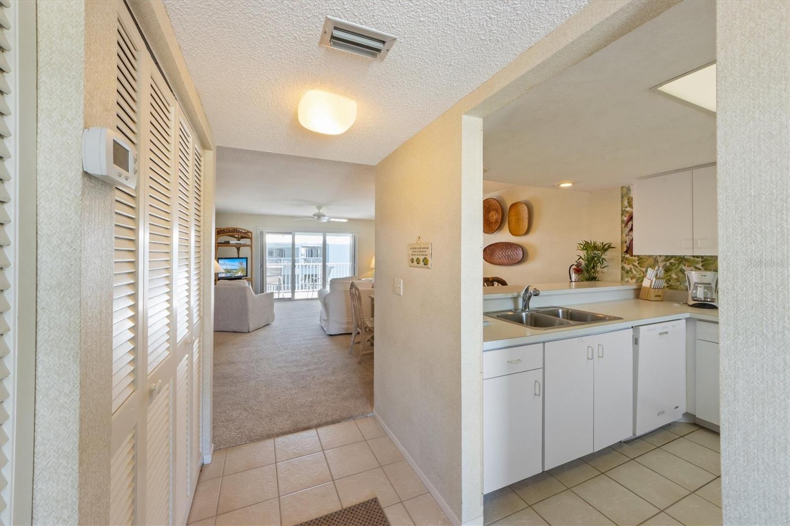 7000 GULF DR #215, HOLMES BEACH, FL, 34217