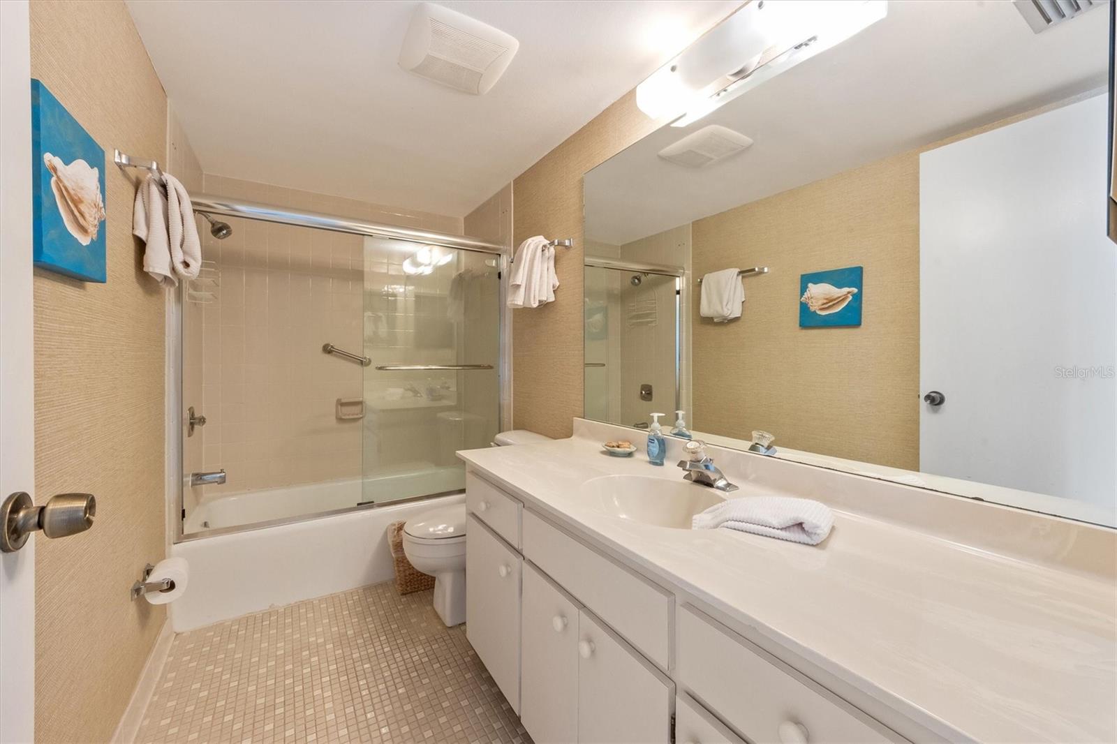 7000 GULF DR #215, HOLMES BEACH, FL, 34217