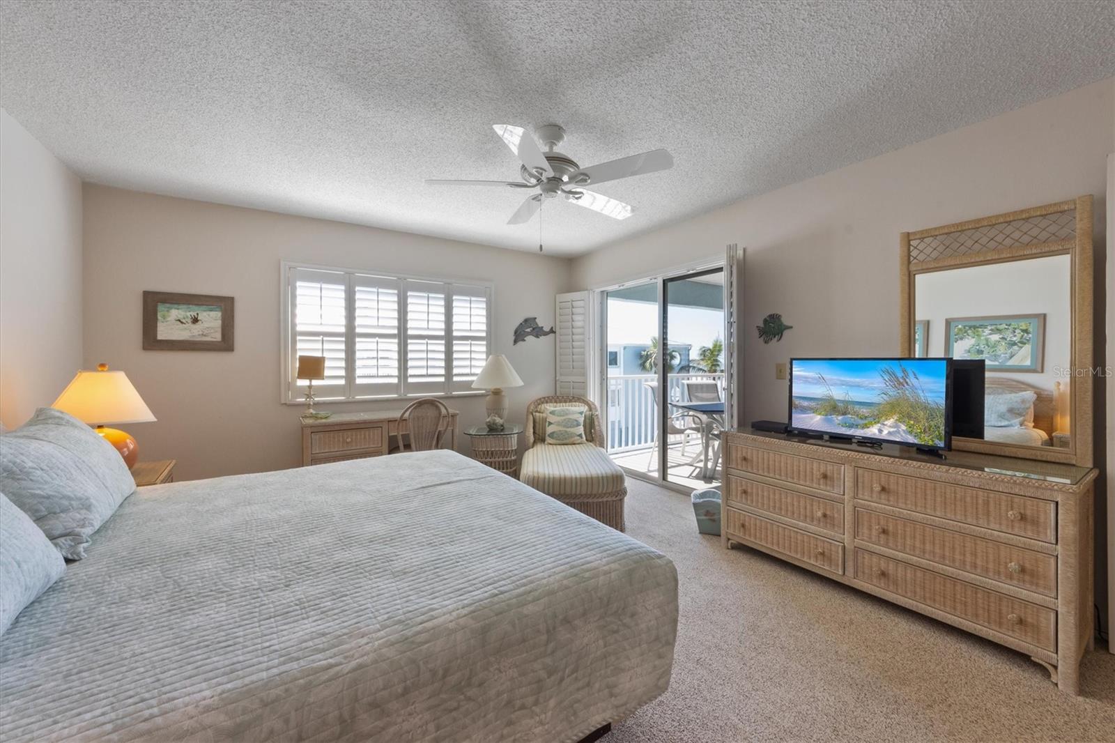 7000 GULF DR #215, HOLMES BEACH, FL, 34217