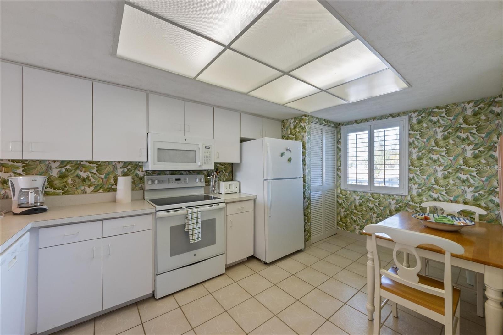 7000 GULF DR #215, HOLMES BEACH, FL, 34217