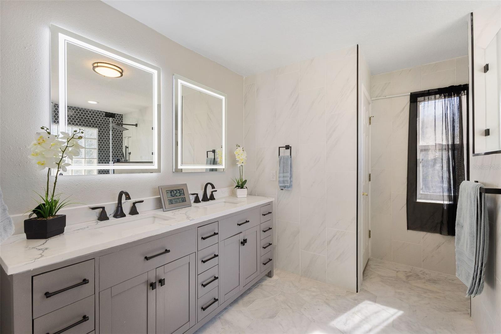 18132 REGENTS SQUARE DR, TAMPA, FL, 33647