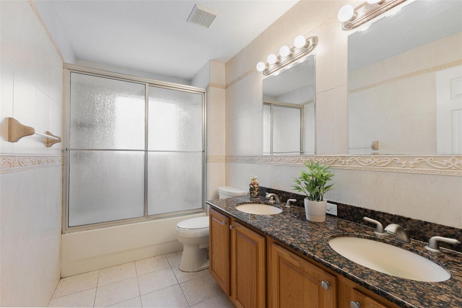 18132 REGENTS SQUARE DR, TAMPA, FL, 33647