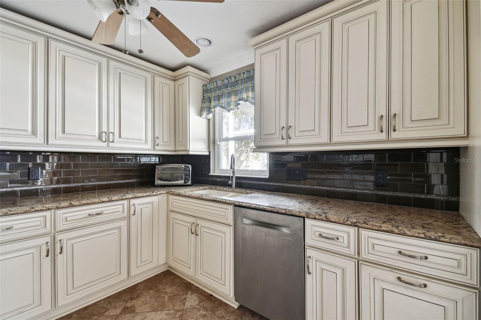 1735 FLAMINGO LN, SUN CITY CENTER, FL, 33573