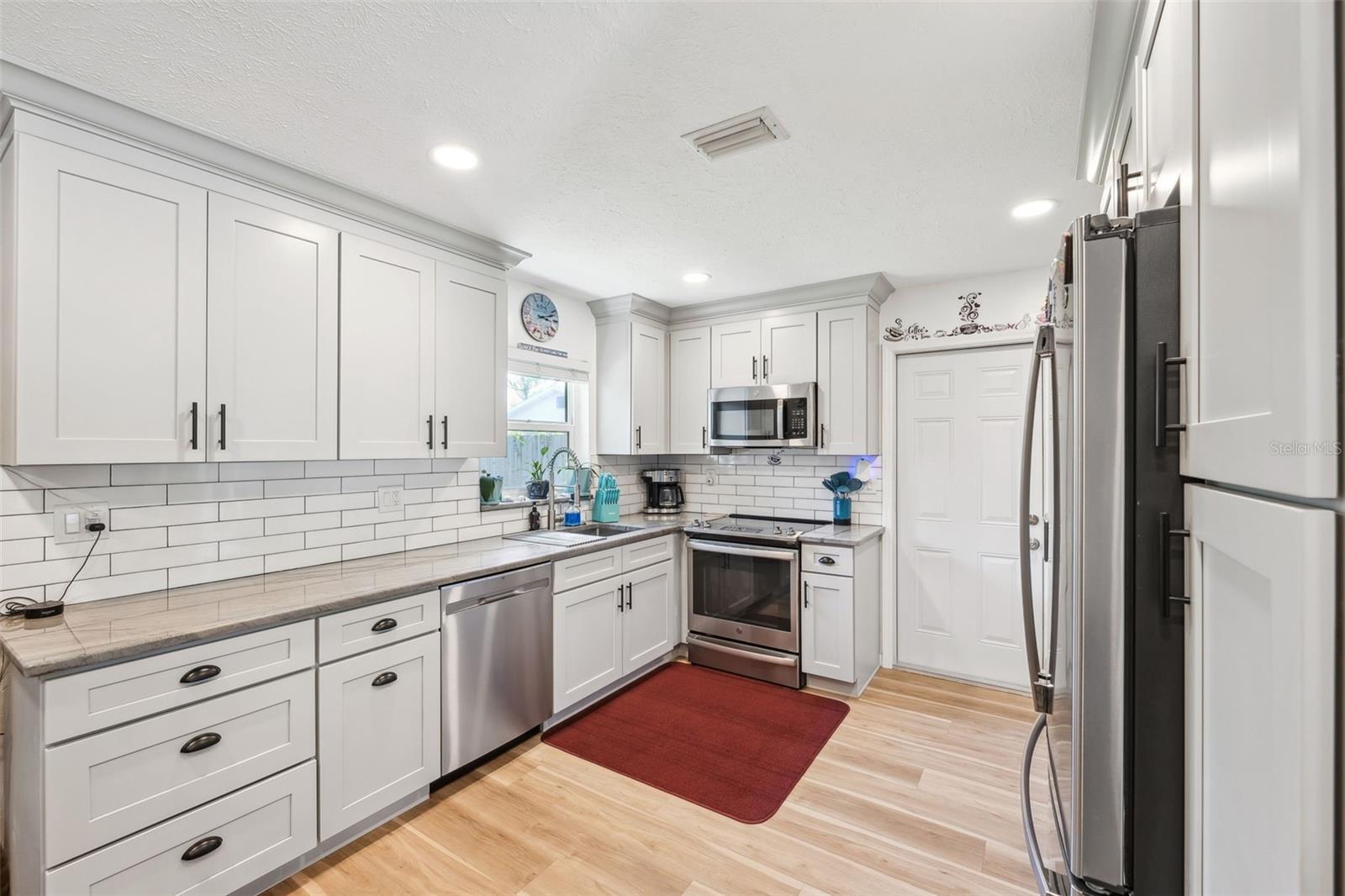 506 AVOCADO DR, SEFFNER, FL, 33584