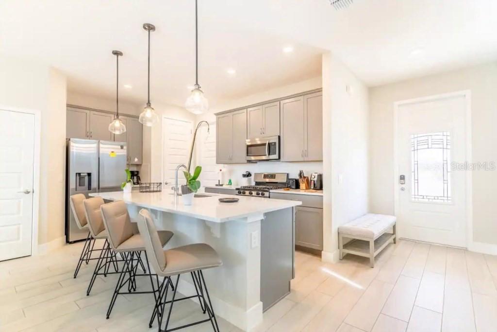 844 DRIVING RANGE CT, REUNION, FL, 34747