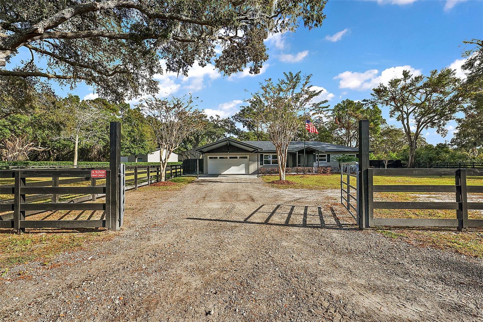 33736 E LAKE JOANNA DR, EUSTIS, FL, 32736