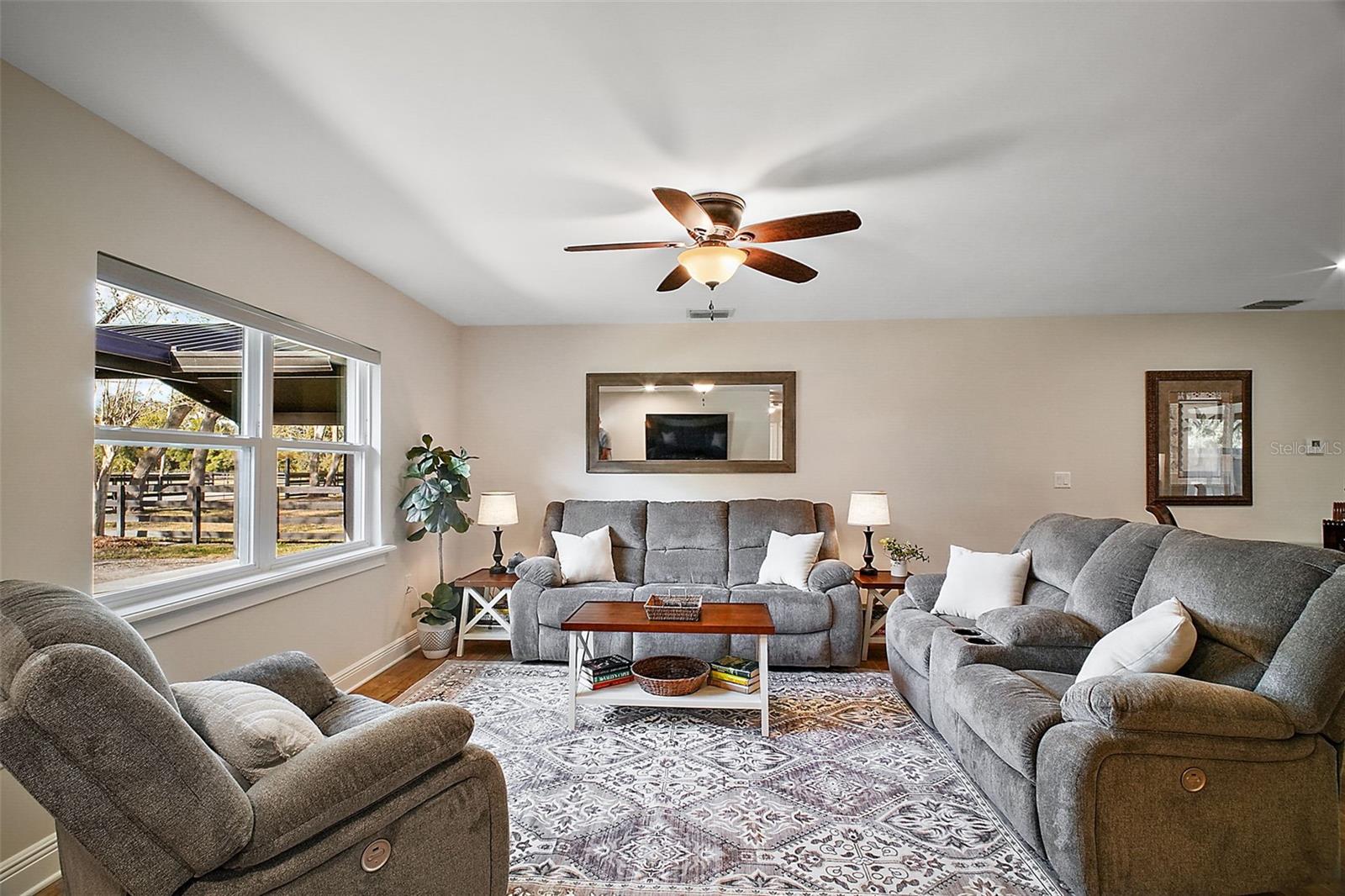 33736 E LAKE JOANNA DR, EUSTIS, FL, 32736